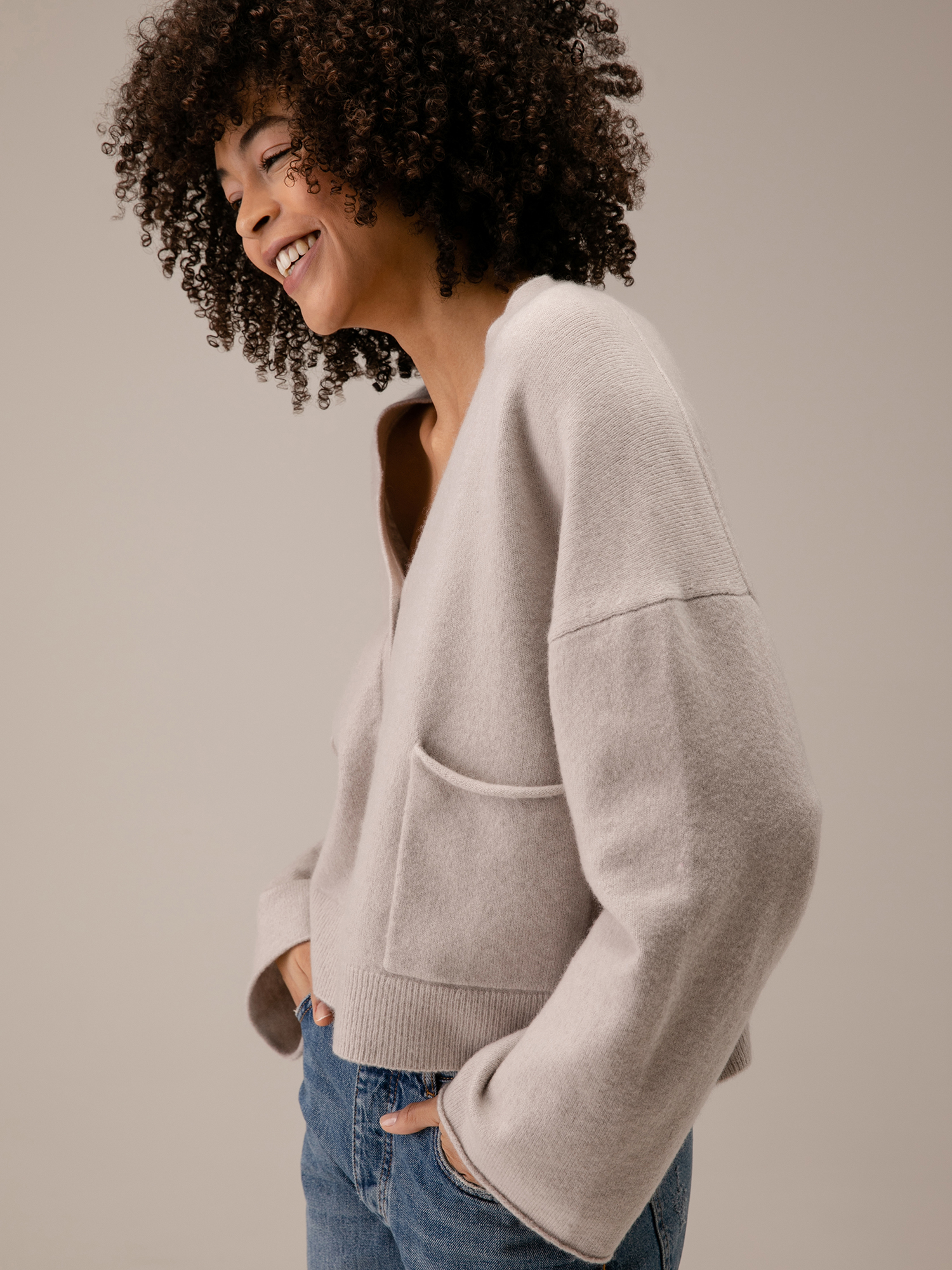 Detailansicht von Oversized Strickjacke von IHEART