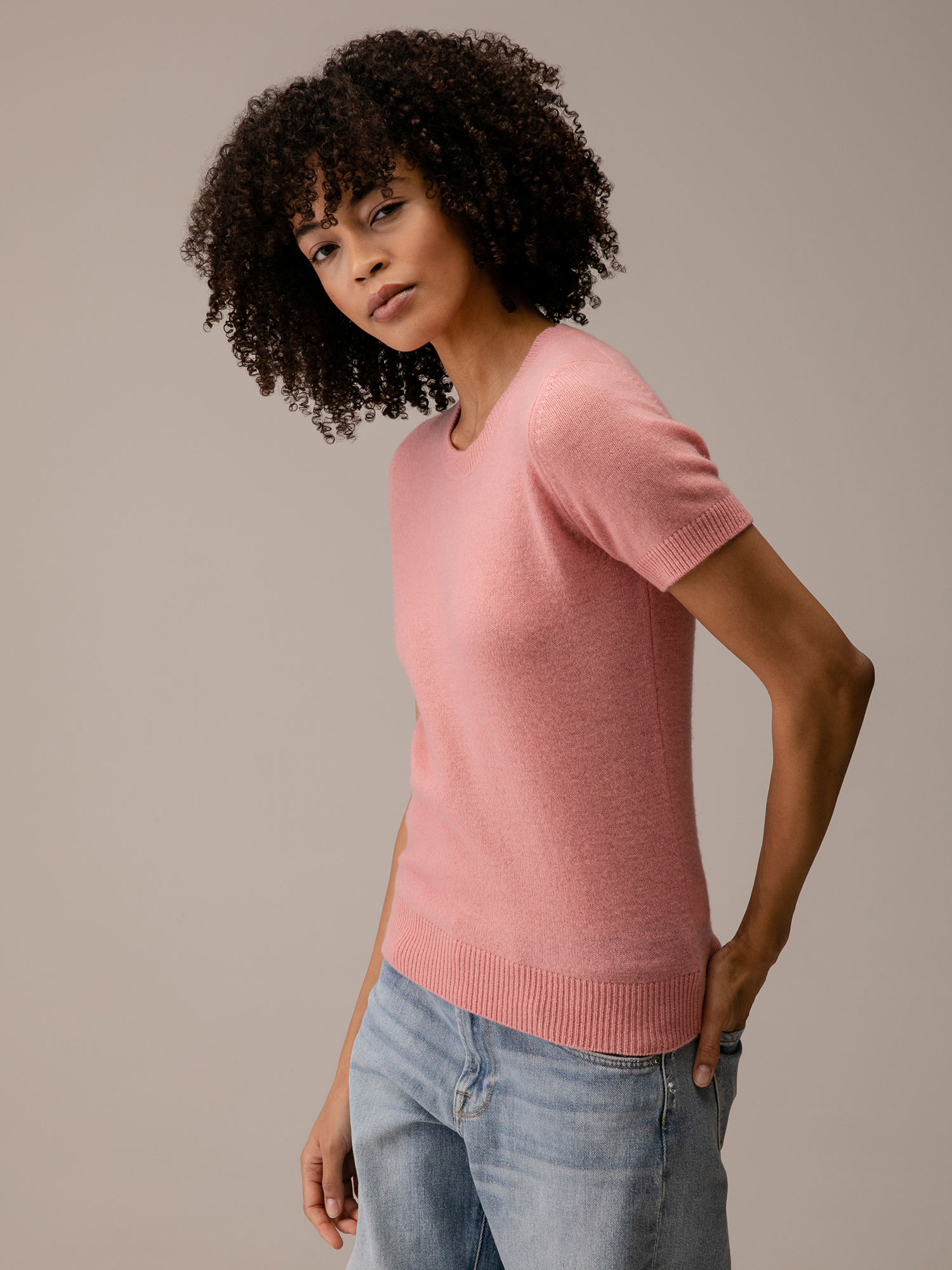 Detailansicht von Kurzarm-Pullover aus Cashmere von DANIELS