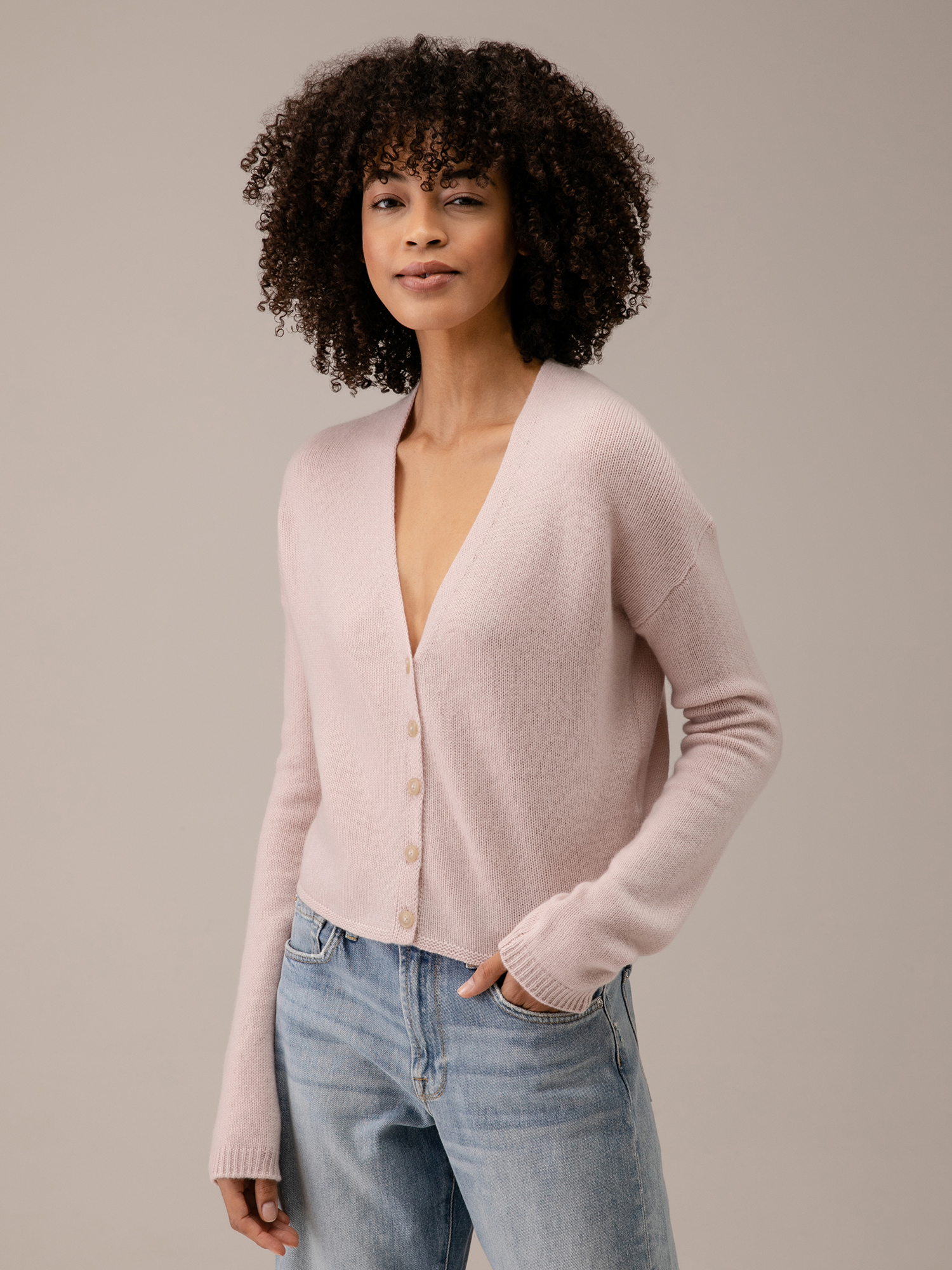 Detailansicht von Cropped Strickjacke aus Cashmere von DANIELS