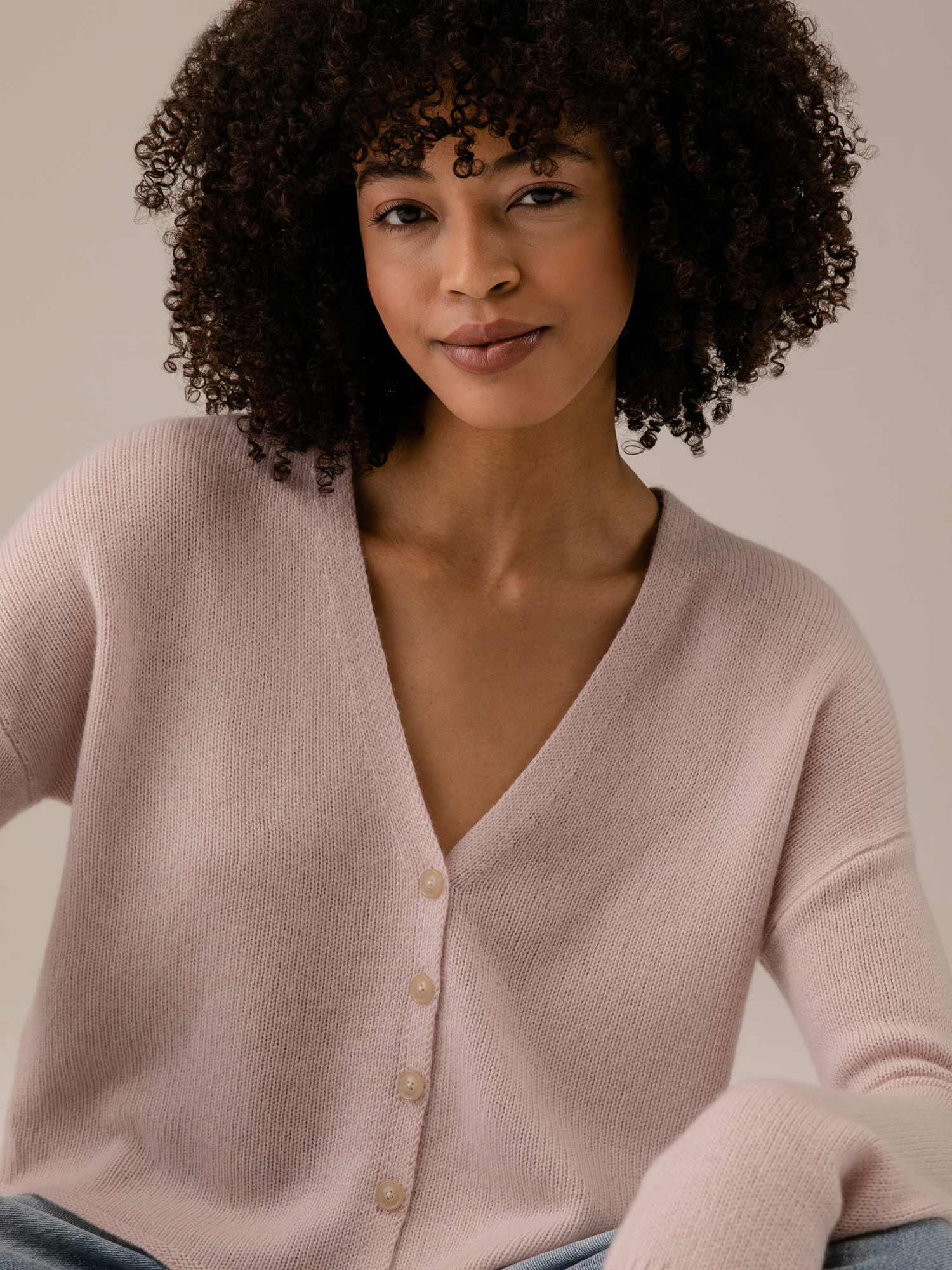 Detailansicht von Cropped Strickjacke aus Cashmere von DANIELS
