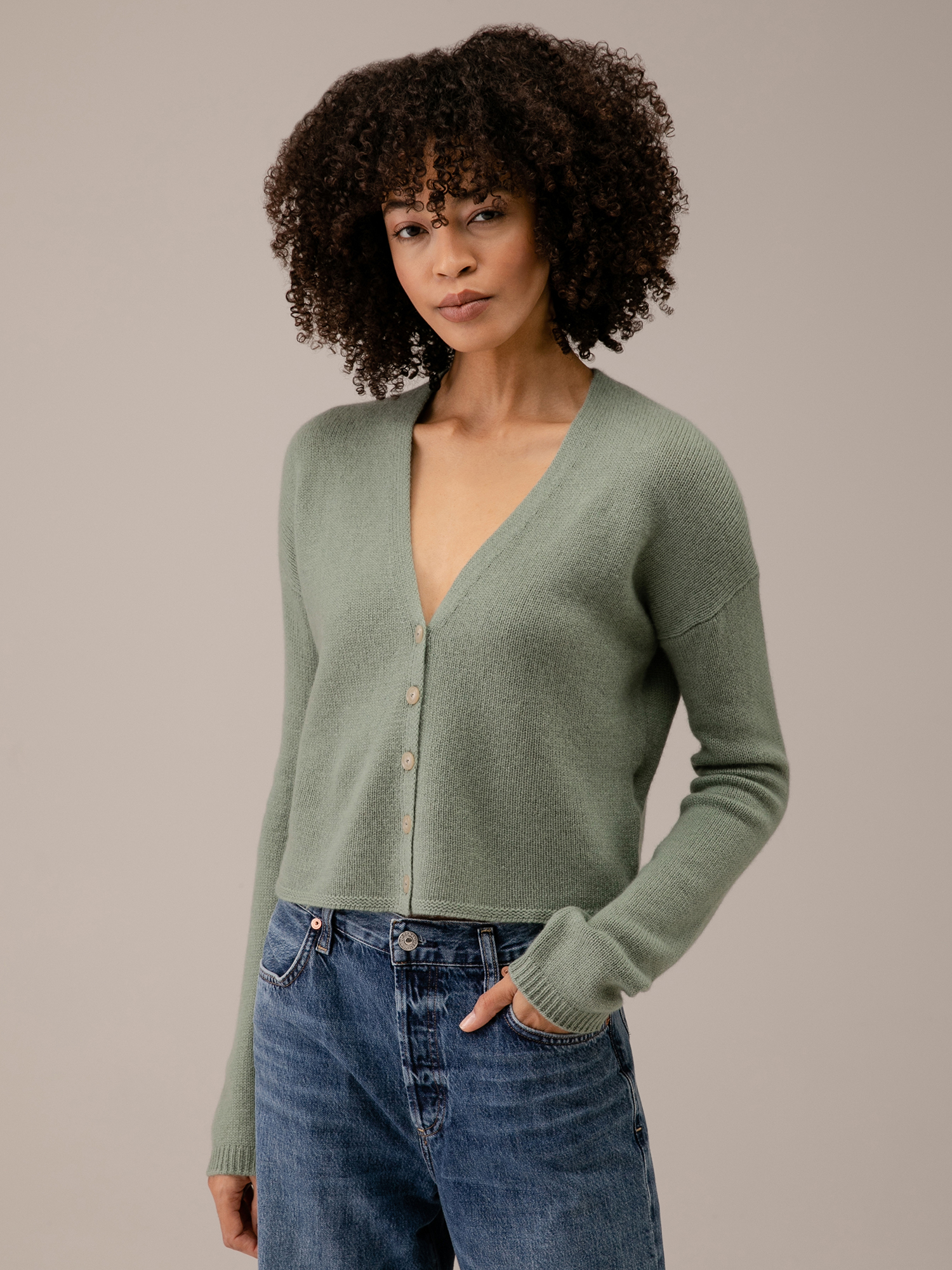 Detailansicht von Cropped Strickjacke aus Cashmere von DANIELS