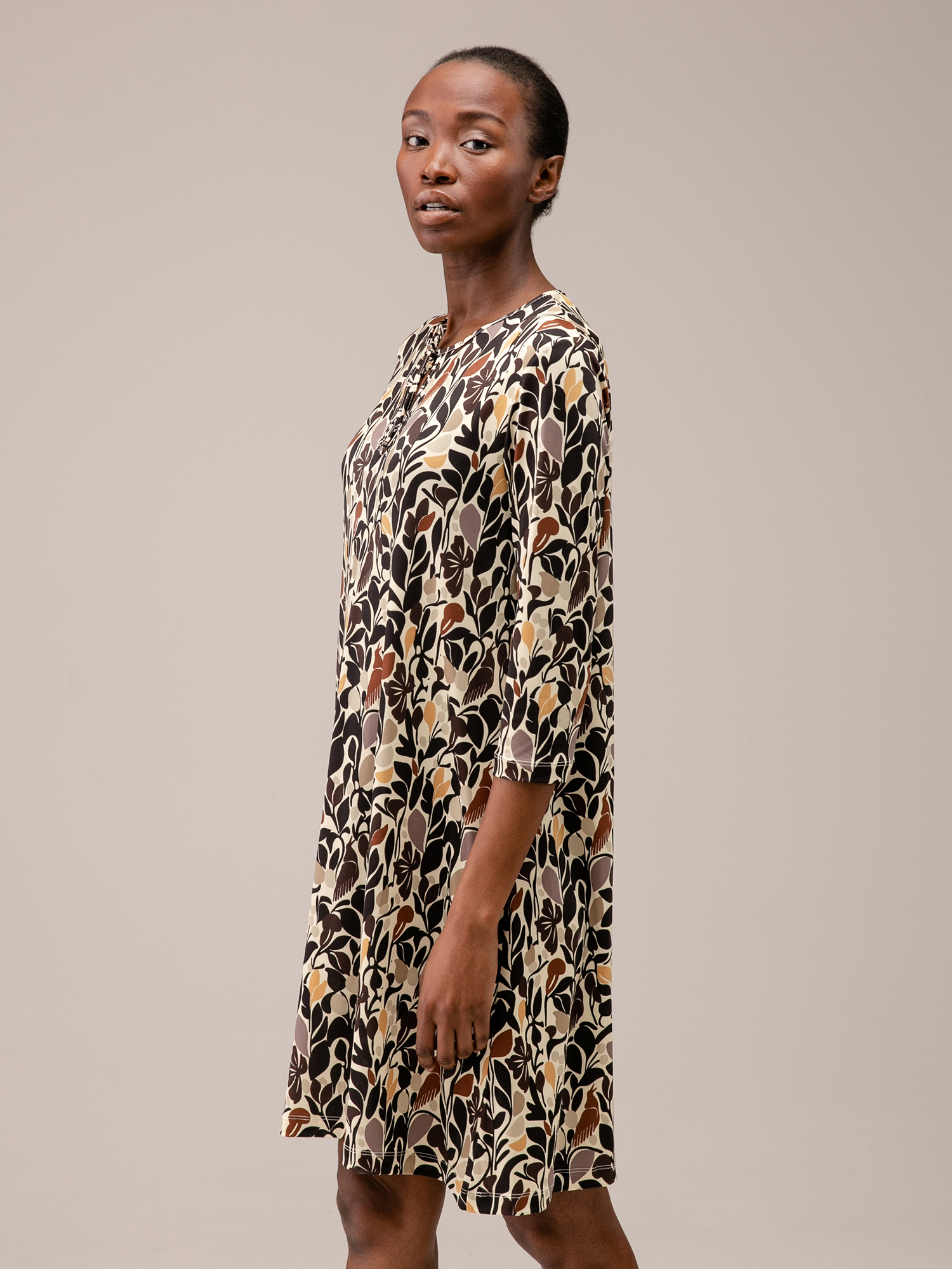 Detailansicht von Kurzes Blusenkleid von DANIELS