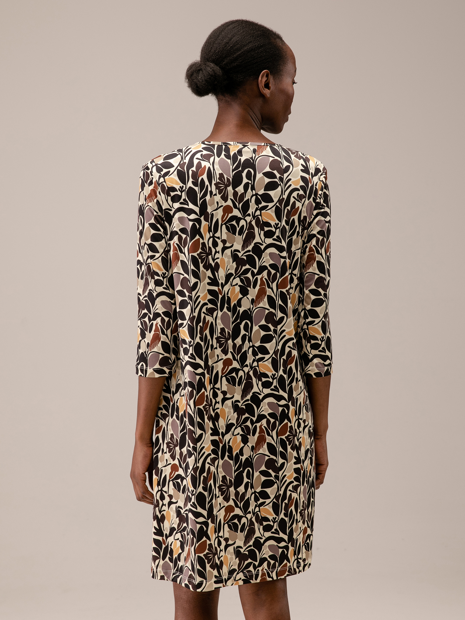 Detailansicht von Kurzes Blusenkleid von DANIELS