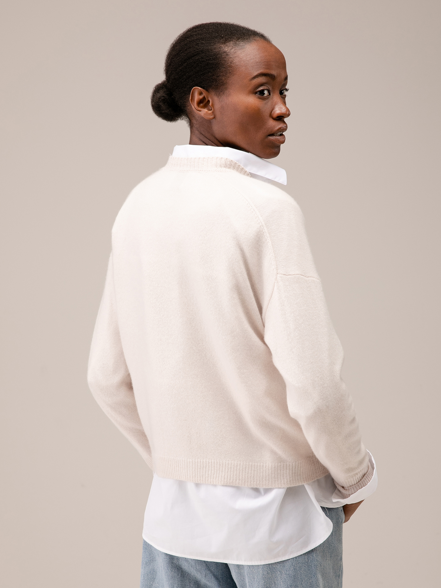 Detailansicht von Strickjacke aus Cashmere von ALLUDE