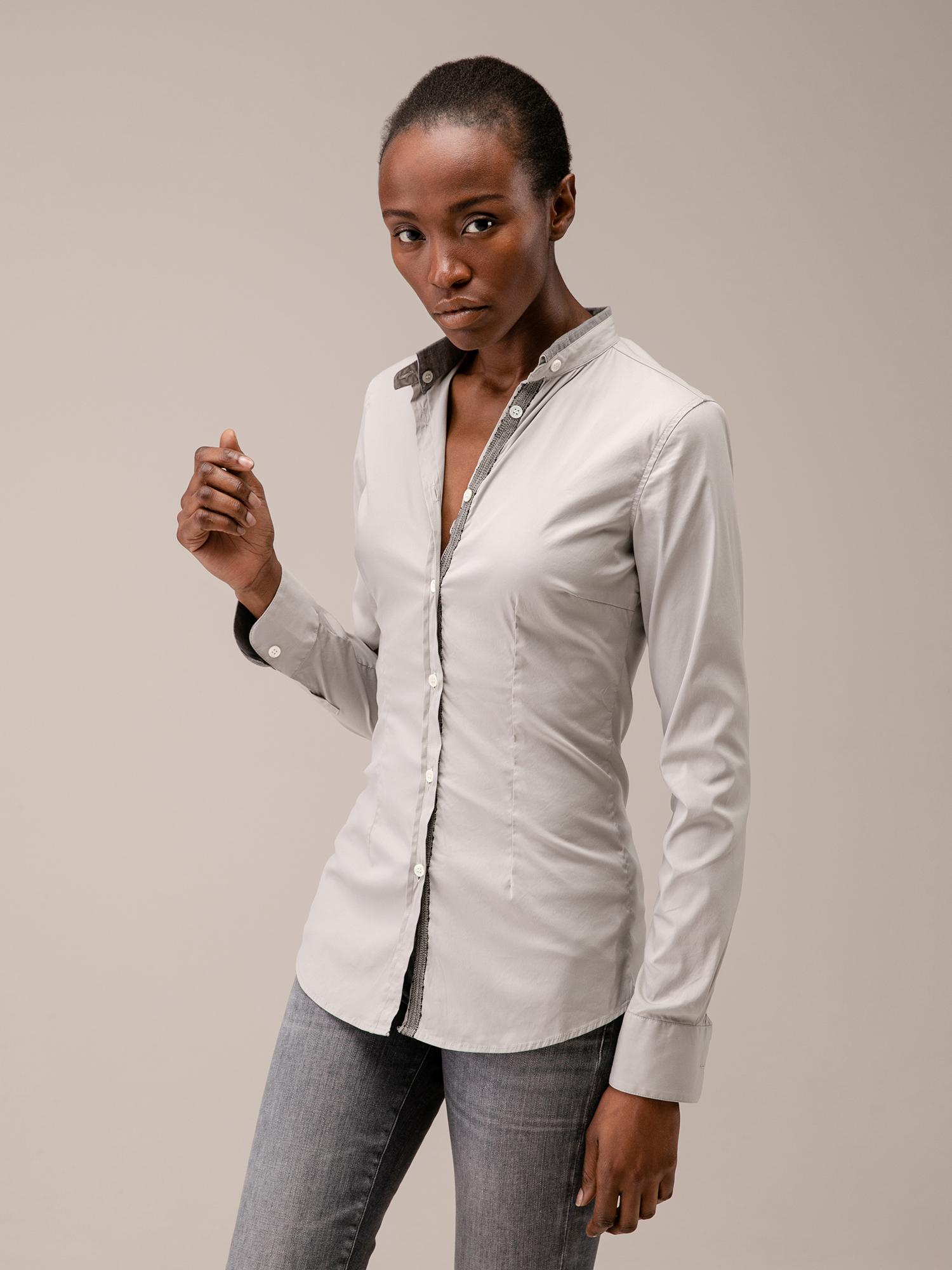 Detailansicht von Baumwollbluse von AGLINI