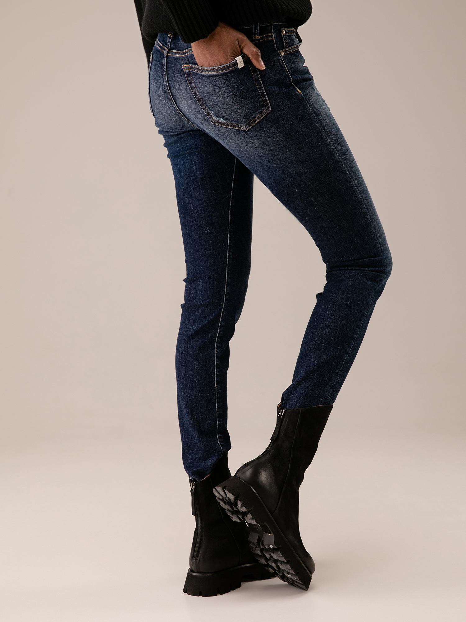 Detailansicht von Skinny Jeans von THE NIM