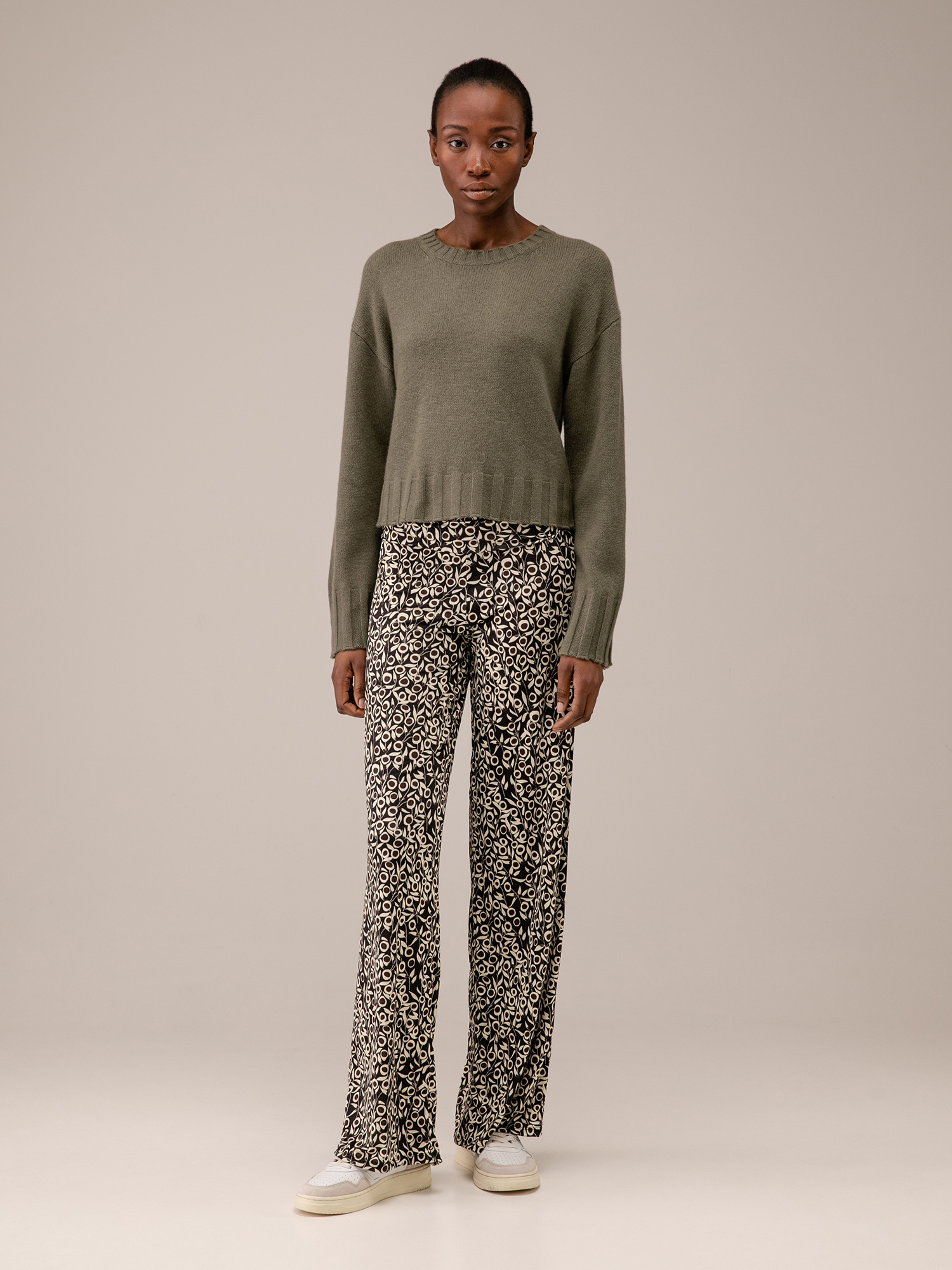 Detailansicht von Cropped Pullover aus Schurwolle von ALLUDE