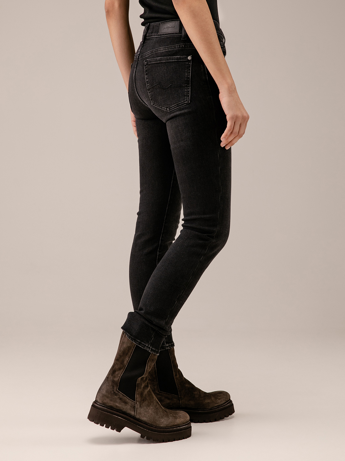 Detailansicht von Slim Fit Jeans von 7 FOR ALL MANKIND