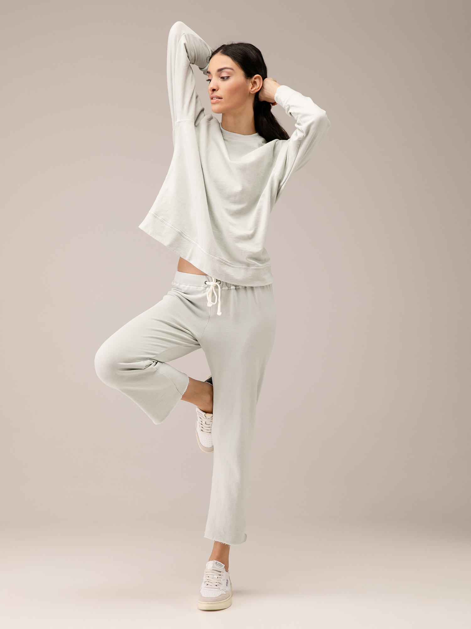 Detailansicht von Sweatshirt aus Baumwolle von JAMES PERSE