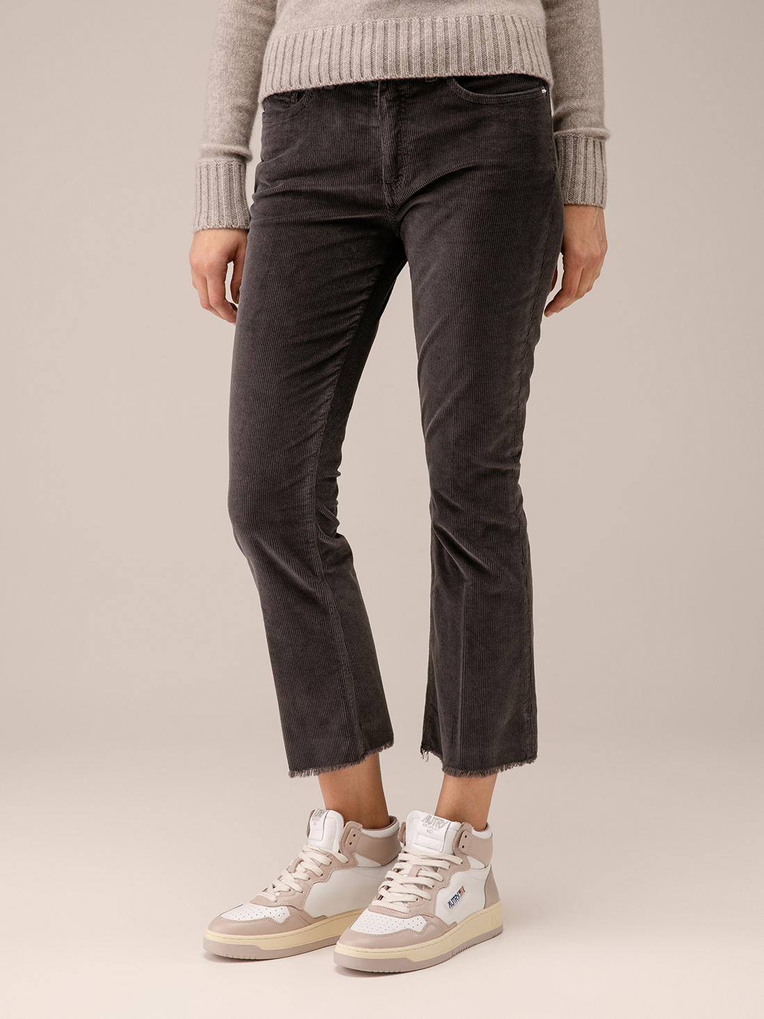 Detailansicht von Flared Cordhose von NINE IN THE MORNING