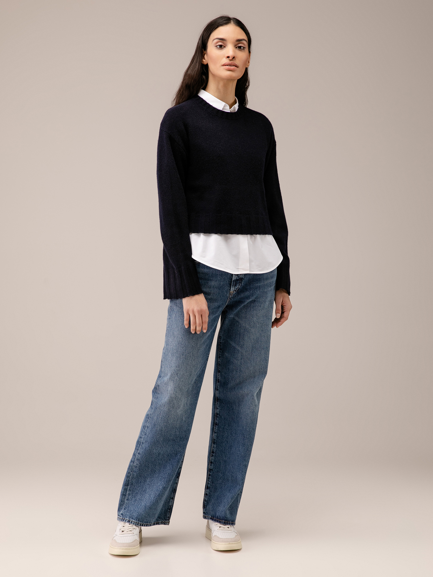Detailansicht von Cropped Pullover aus Schurwolle von ALLUDE