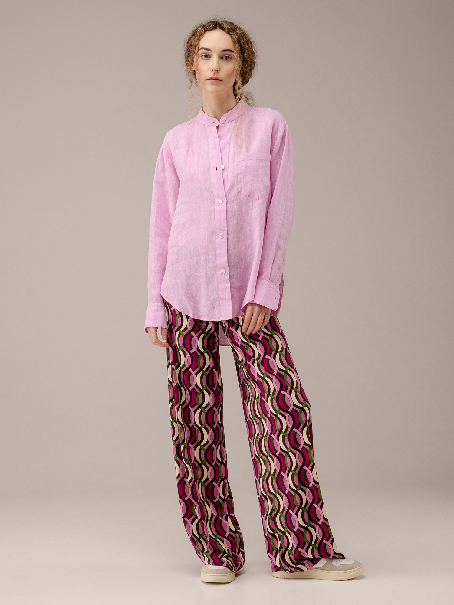 Detailansicht von Leinenbluse von ROBERT FRIEDMAN