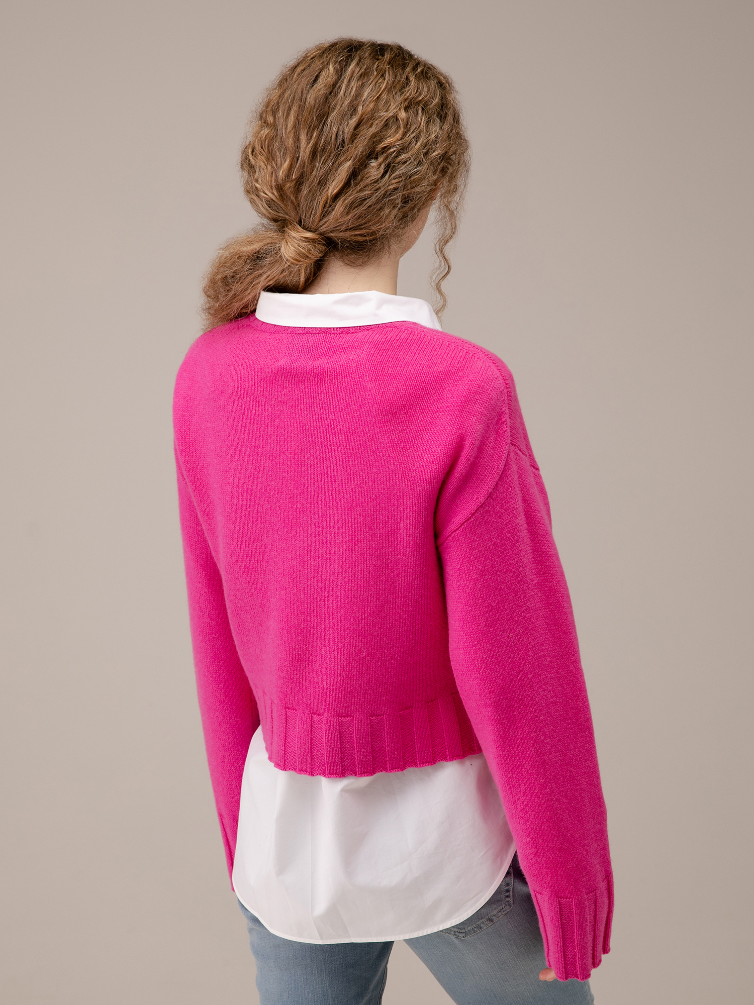 Detailansicht von Cropped Pullover aus Schurwolle von ALLUDE