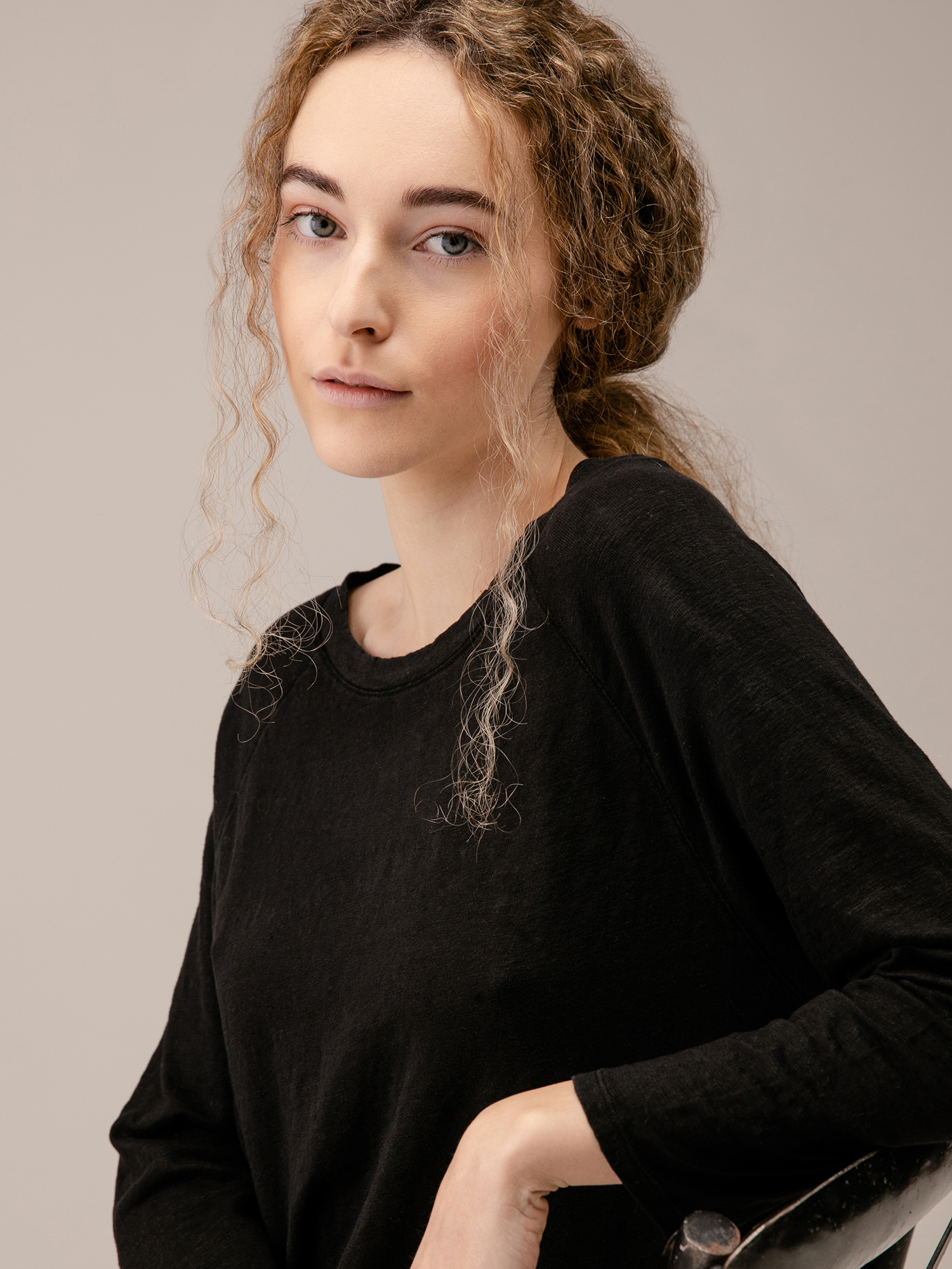 Detailansicht von Langarmshirt aus Leinen von UNIVERSEL