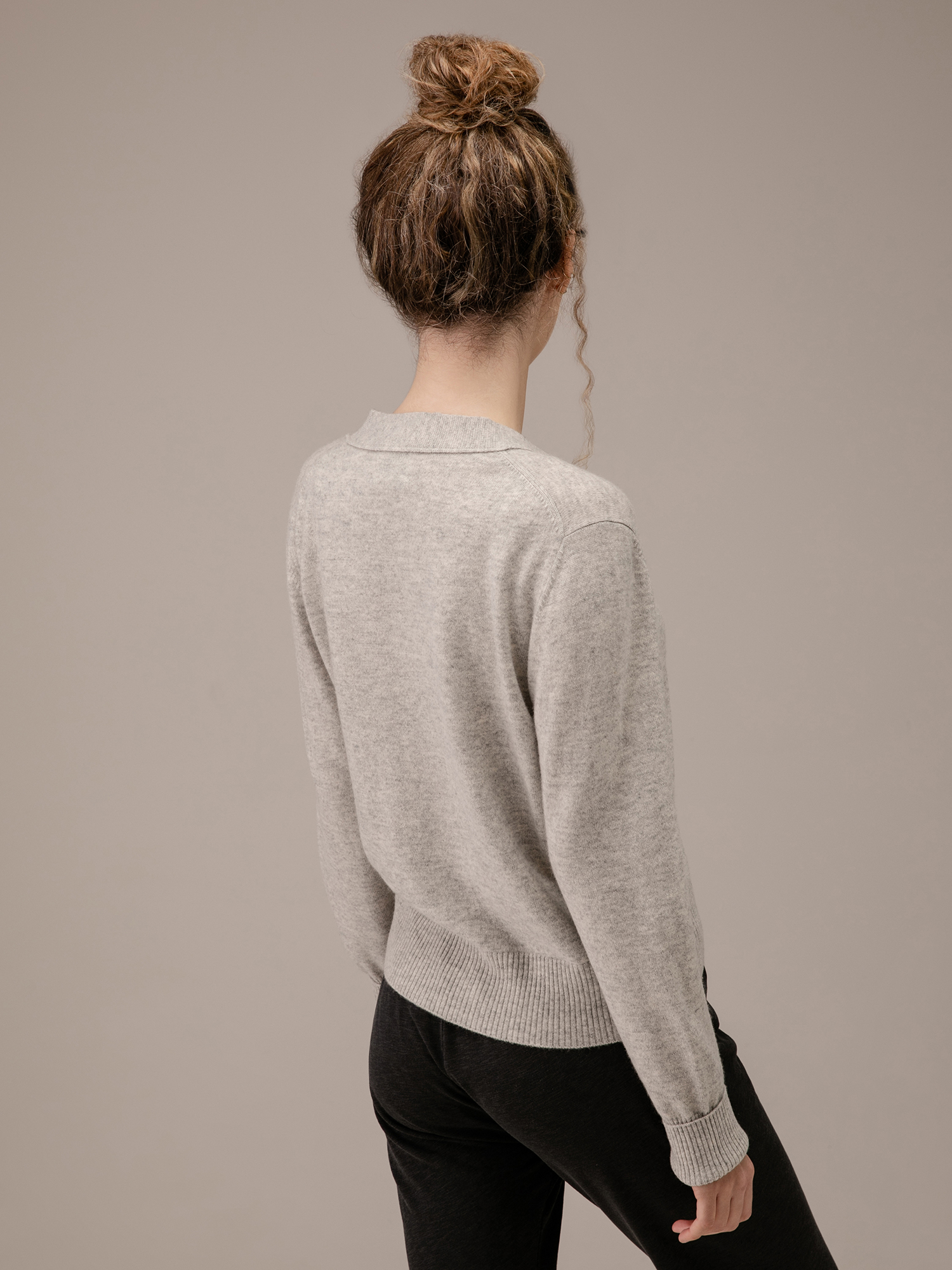 Detailansicht von Strickjacke aus Schurwolle von ALLUDE