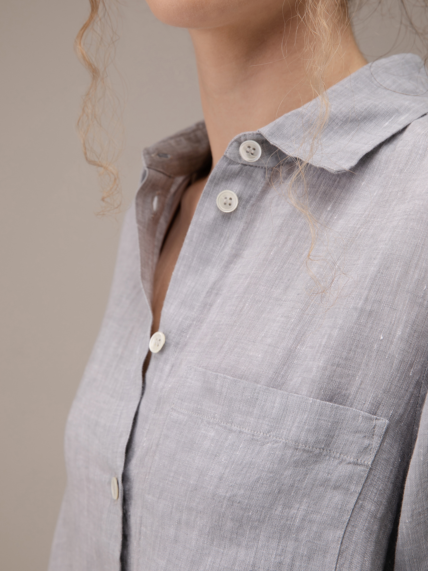 Detailansicht von Midi-Blusenkleid aus Leinen von ROBERT FRIEDMAN