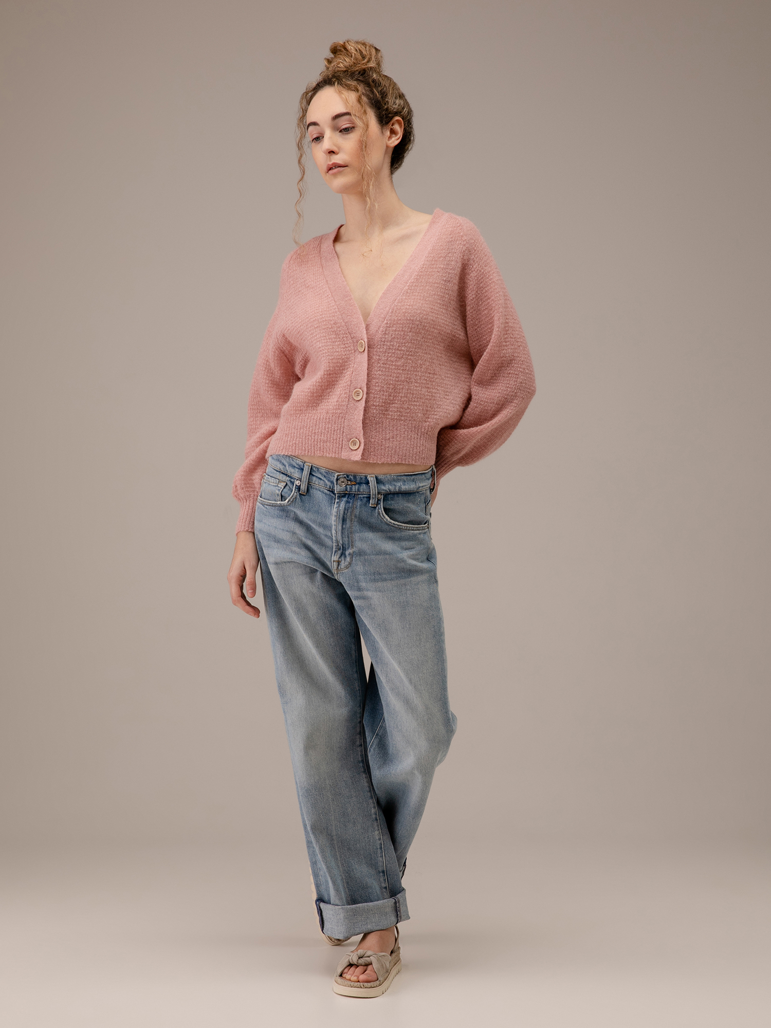 Detailansicht von Cropped Strickjacke von JOHNNY LOVE