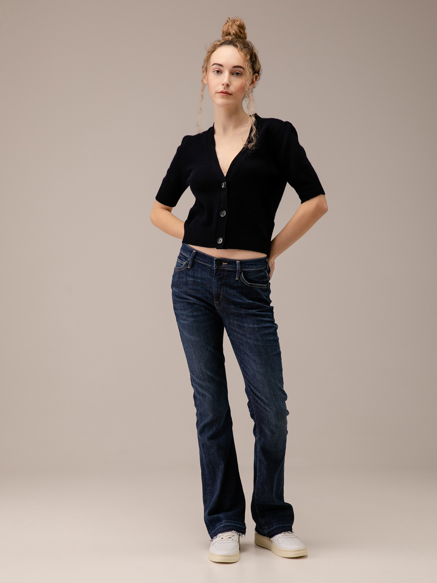 Detailansicht von Cropped Strickjacke aus Schurwolle von ALLUDE