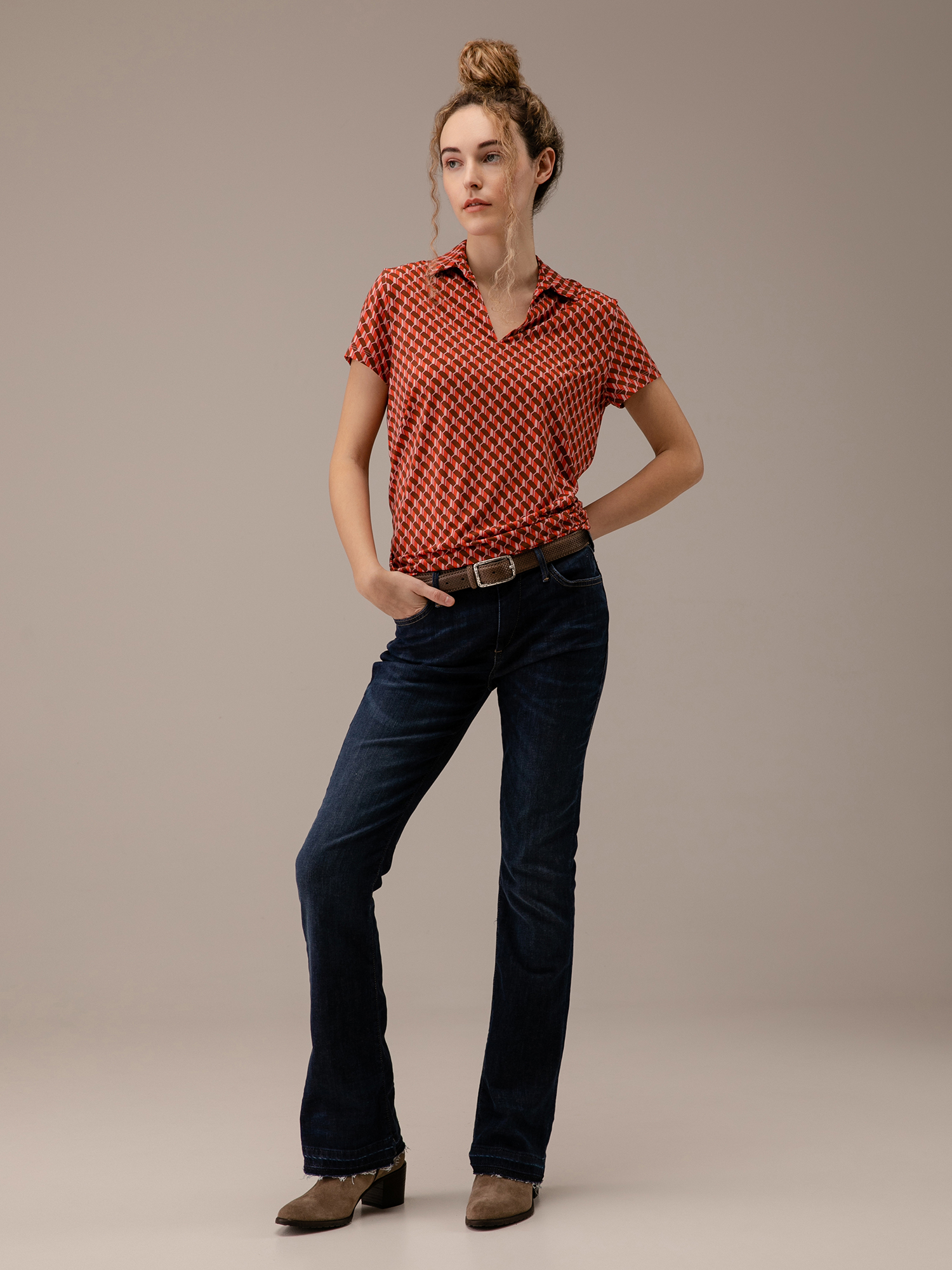 Detailansicht von Kurzarm-Poloshirt mit Musterung von SIYU