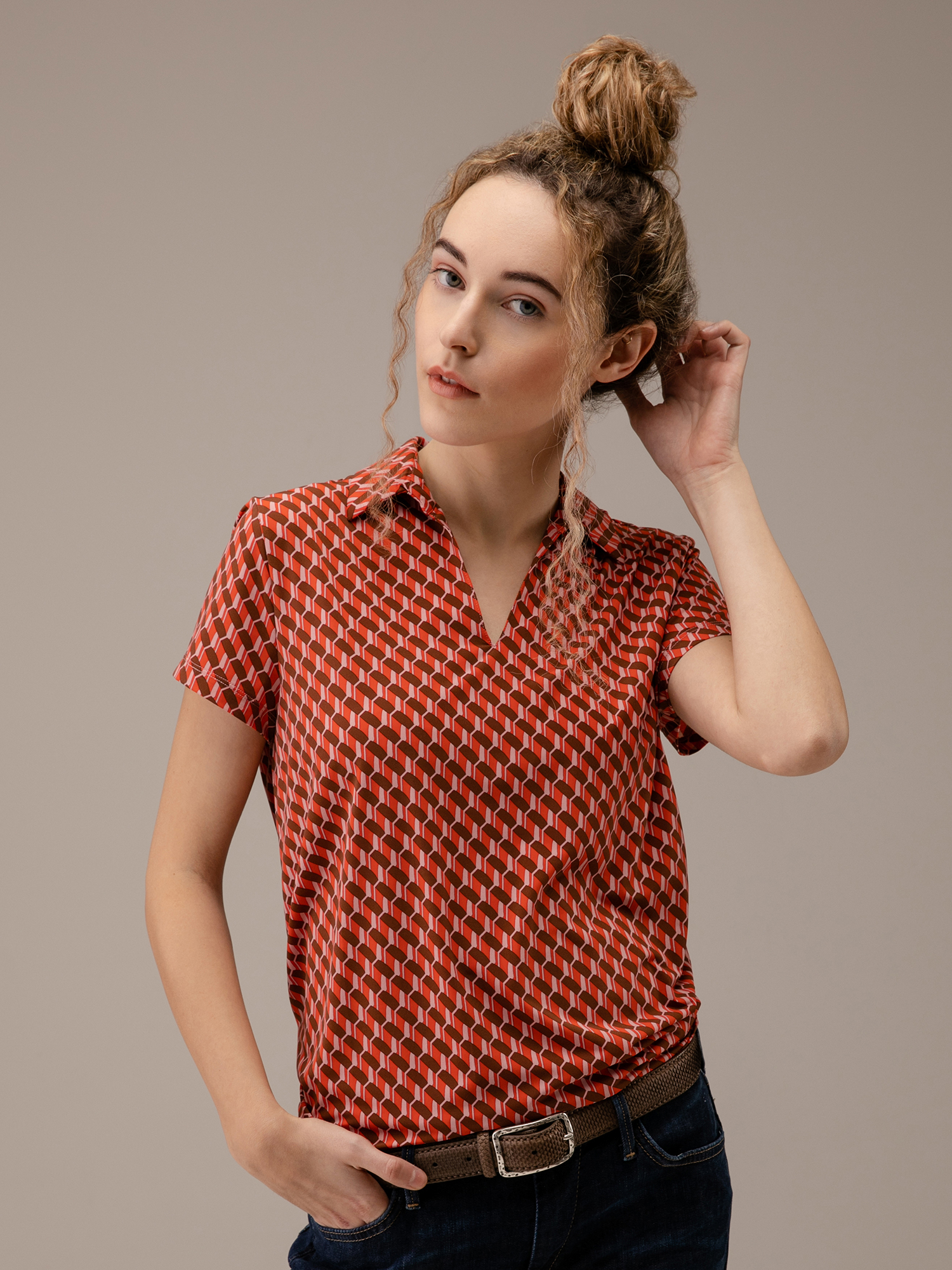 Detailansicht von Kurzarm-Poloshirt mit Musterung von SIYU