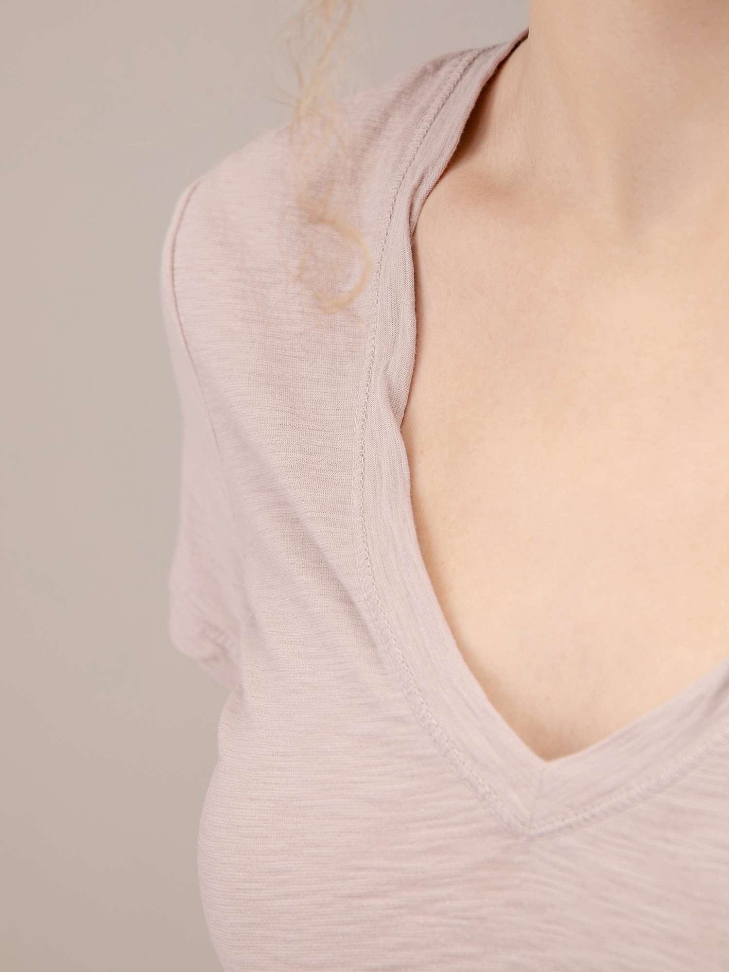 Detailansicht von T-Shirt aus Baumwolle von JAMES PERSE