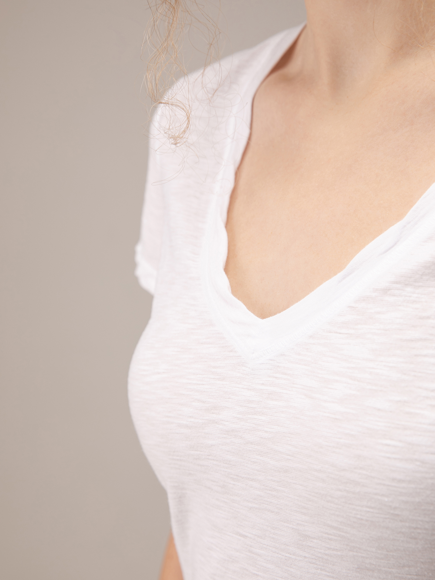 Detailansicht von T-Shirt aus Baumwolle von JAMES PERSE