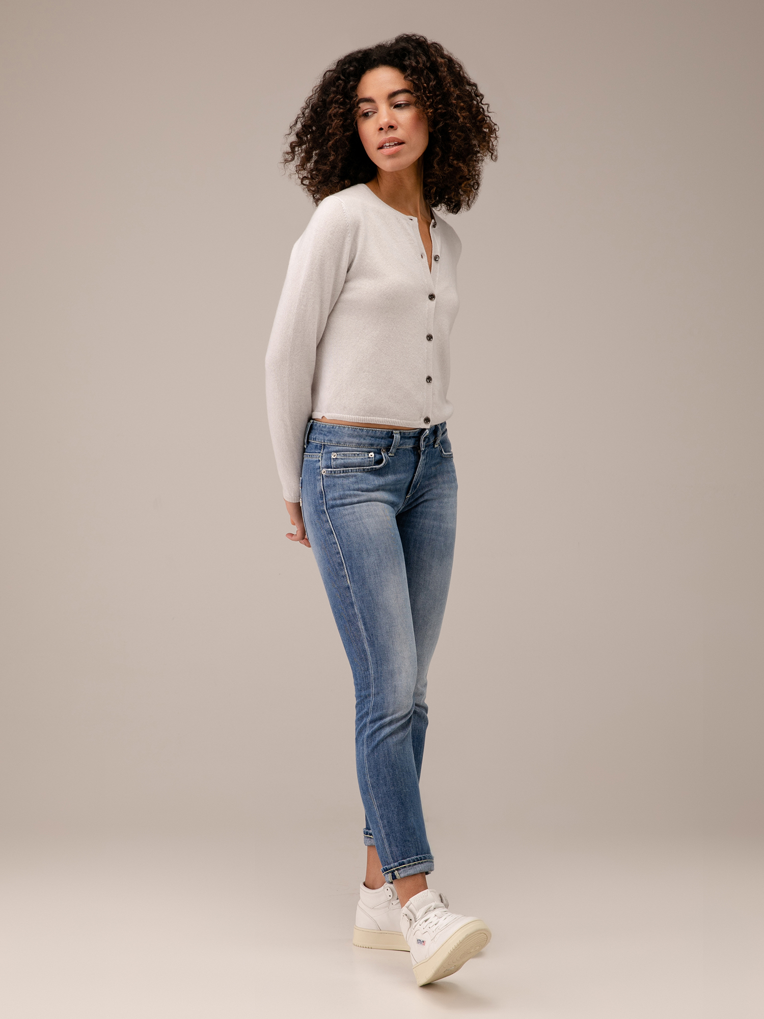 Detailansicht von Cropped Strickjacke aus Cashmere von ALLUDE