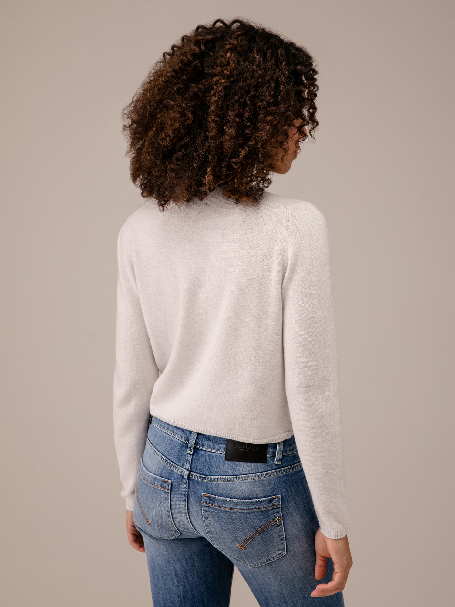 Detailansicht von Cropped Strickjacke aus Cashmere von ALLUDE