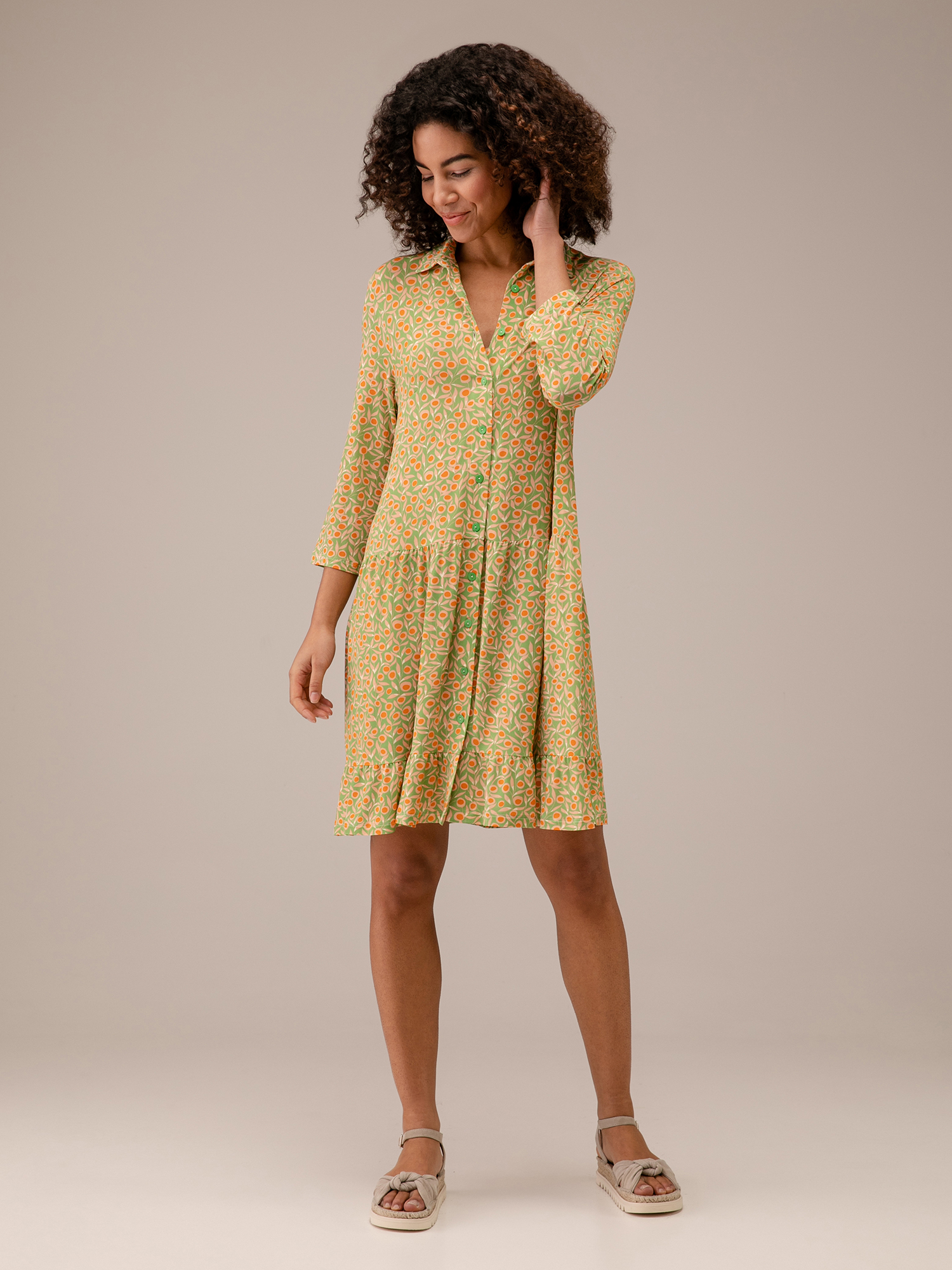 Detailansicht von Kurzes Blusenkleid von SIYU