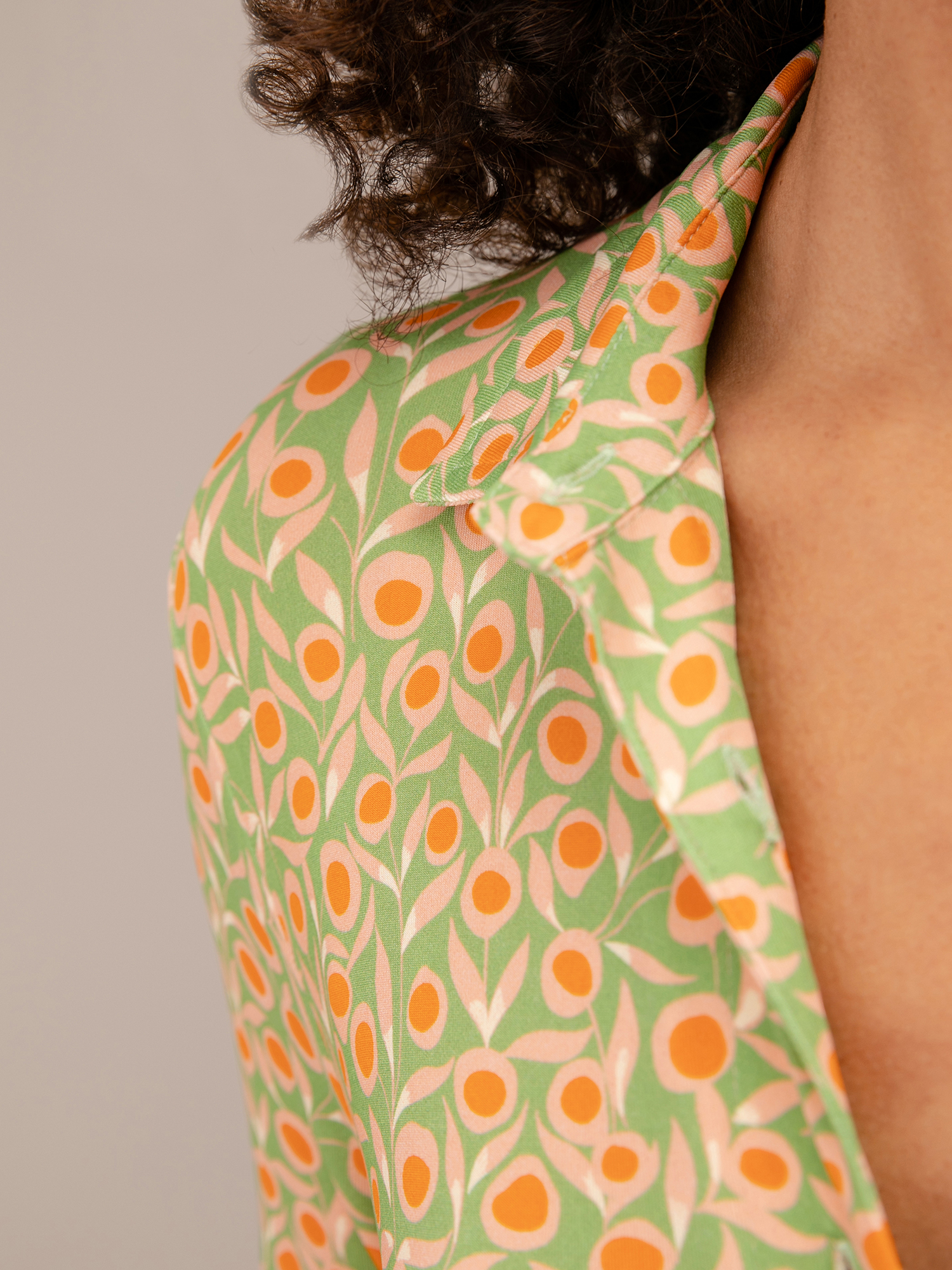 Detailansicht von Kurzes Blusenkleid von SIYU