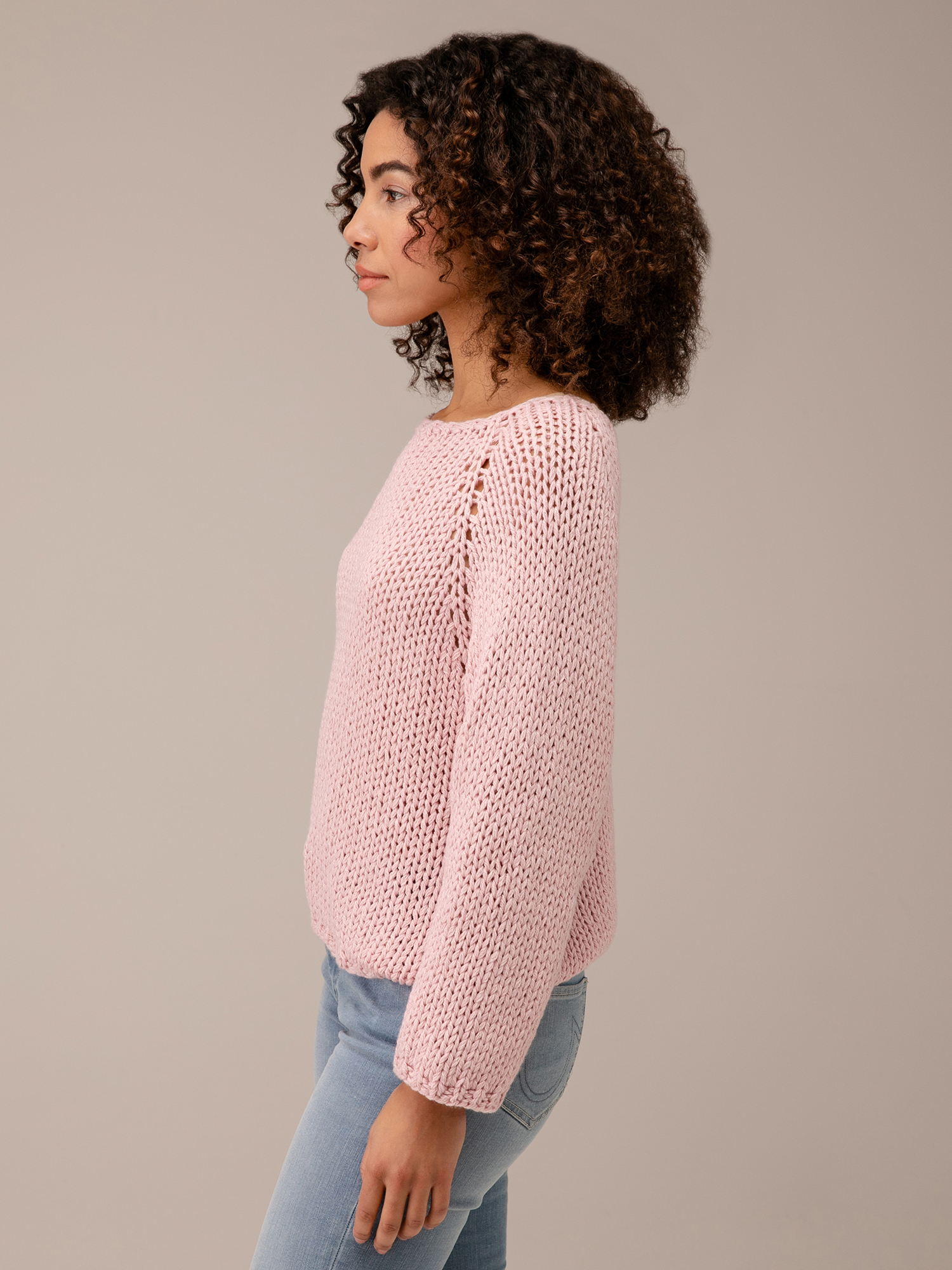 Detailansicht von Pullover in Häkel-Optik von ILONA VON PREUSCHEN