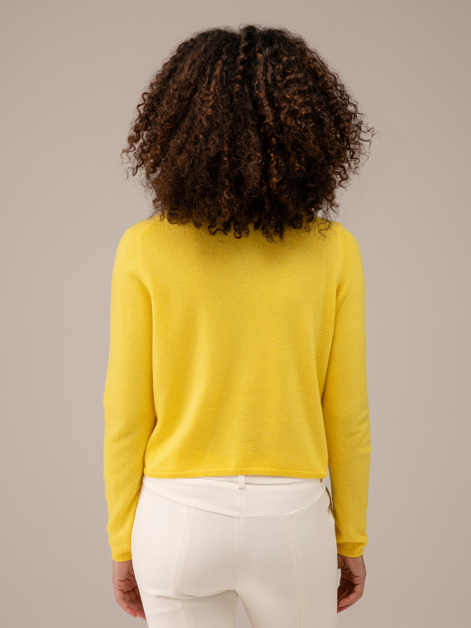 Detailansicht von Cropped Strickjacke aus Cashmere von ALLUDE