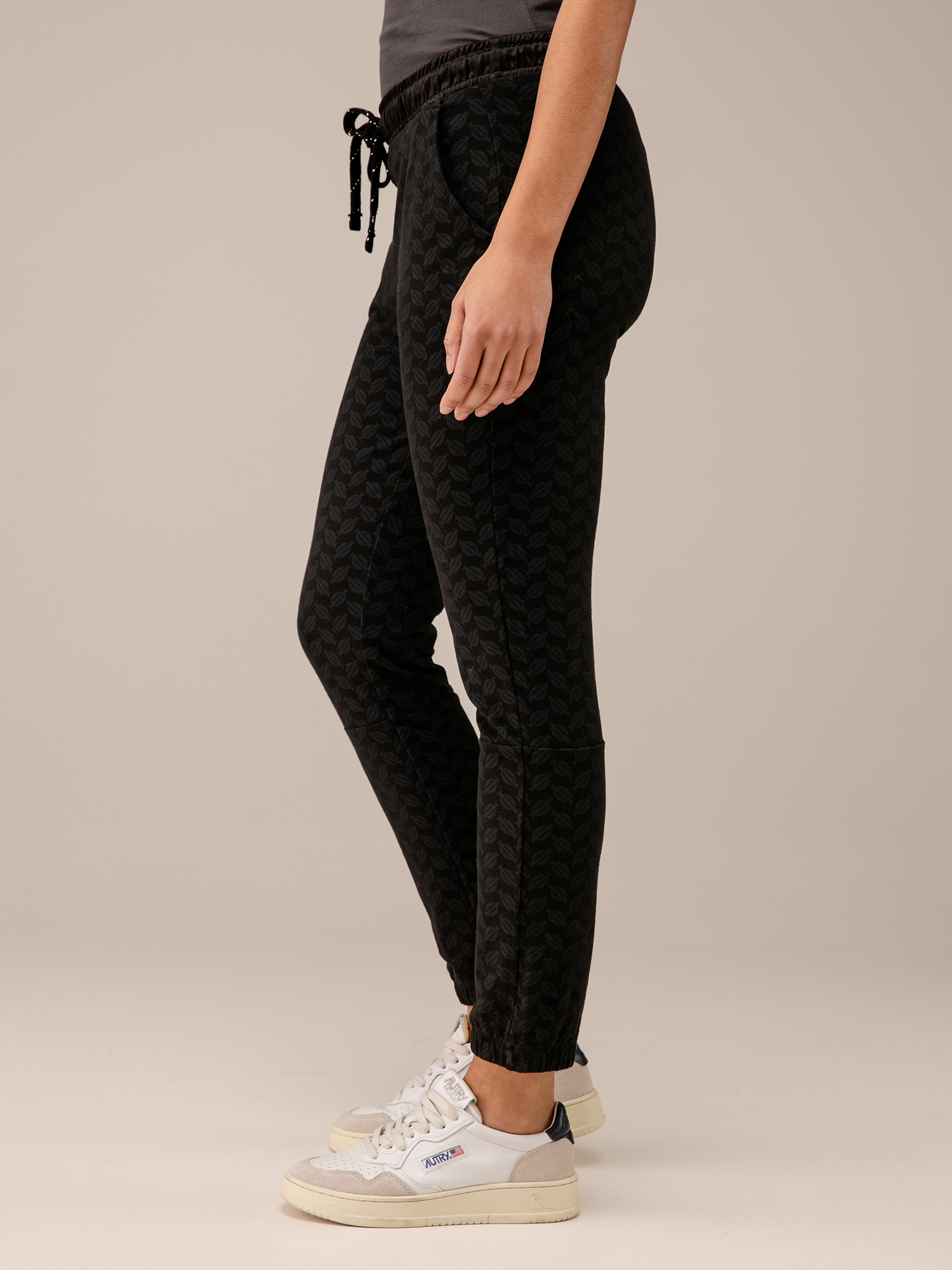 Detailansicht von Sweathose aus Baumwolle von 10 DAYS