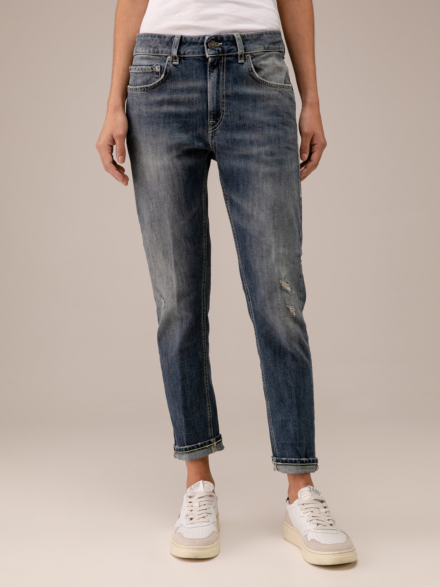 Detailansicht von Carrot Fit Jeans von DONDUP