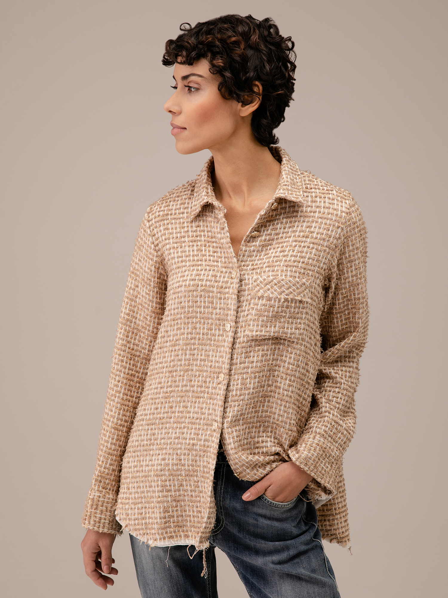 Detailansicht von Hemdbluse von LIS LAREIDA