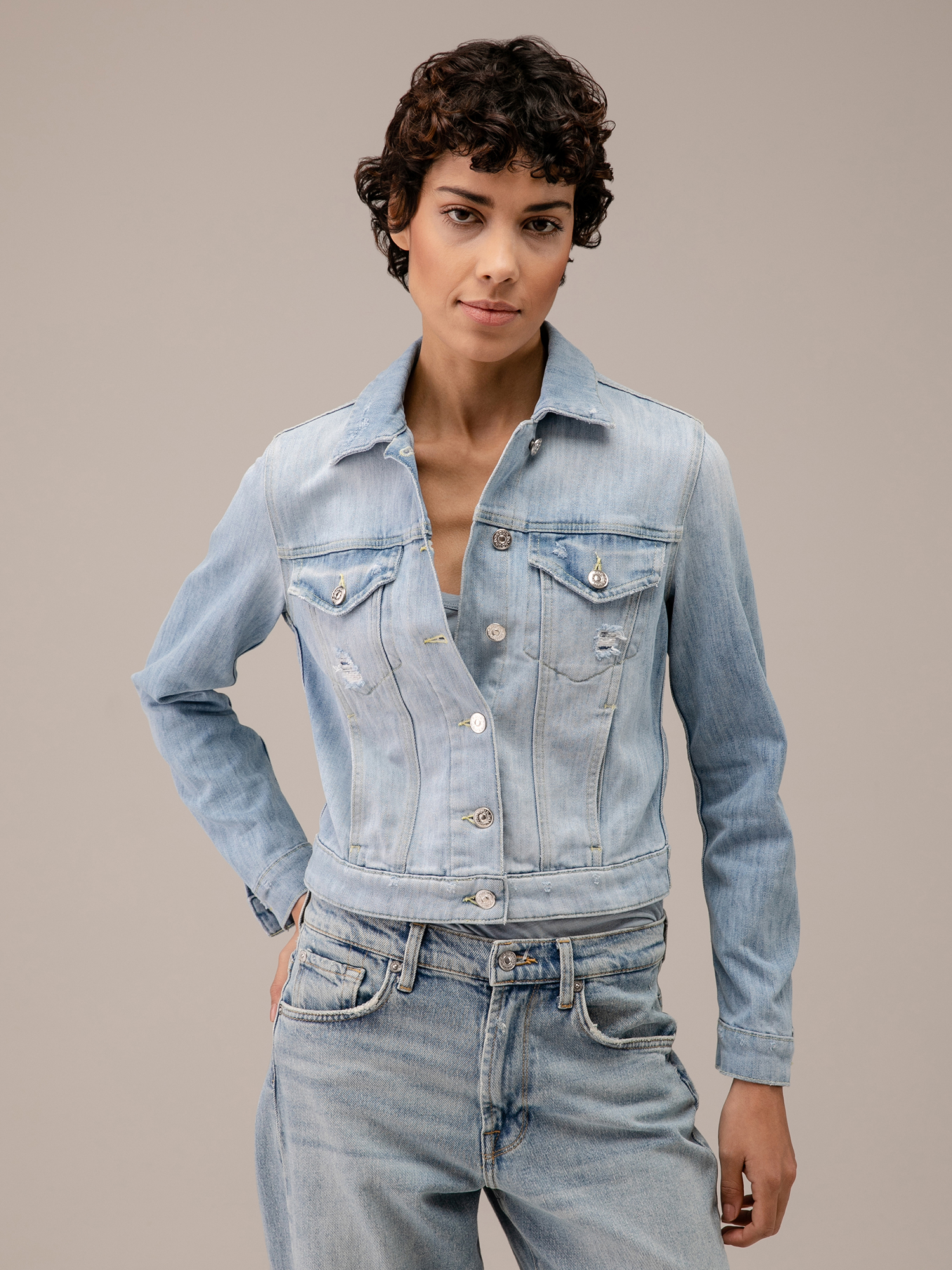 Detailansicht von Kurze Jeansjacke von DONDUP