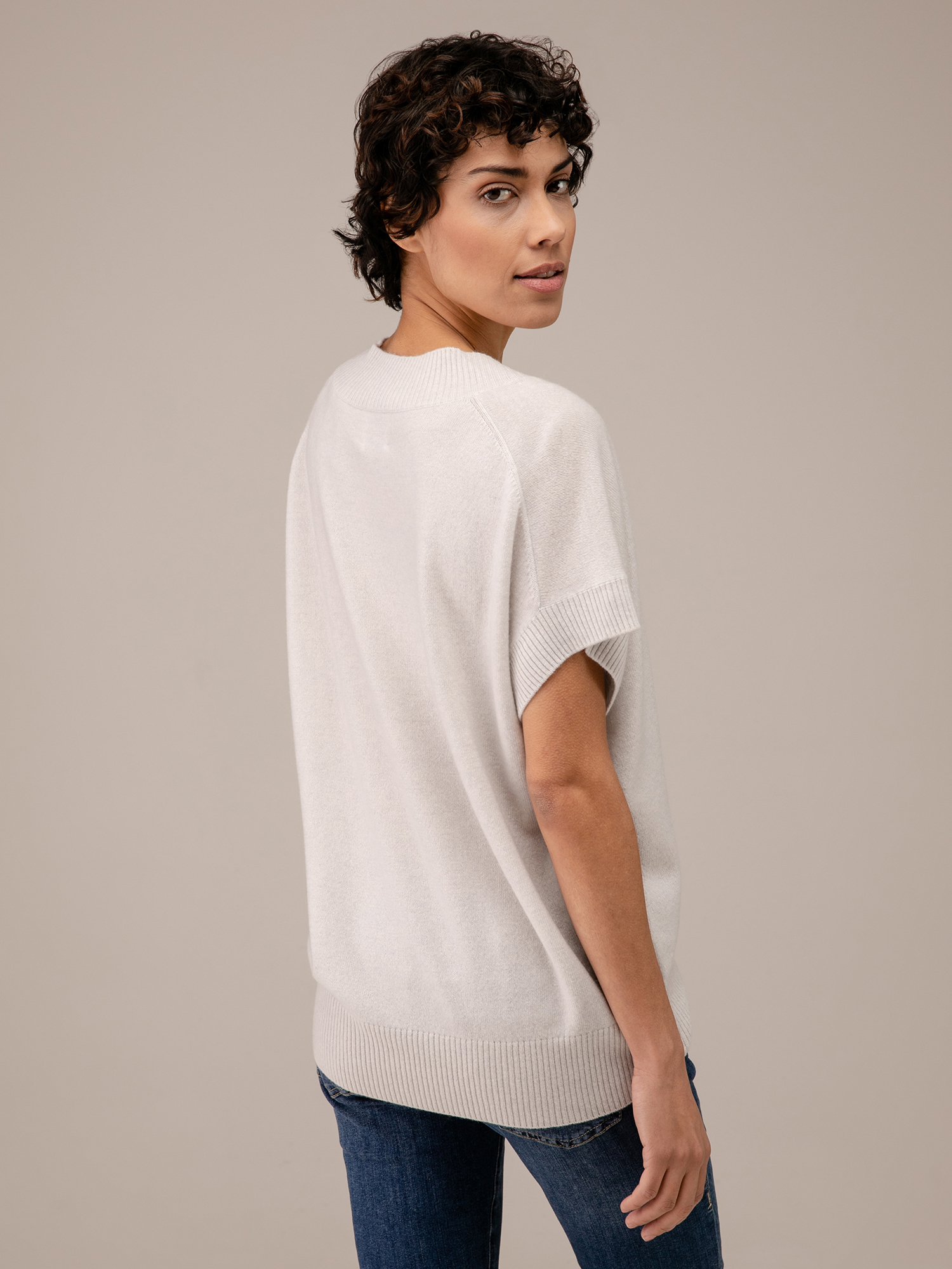 Detailansicht von Pullunder aus Schurwolle von ALLUDE