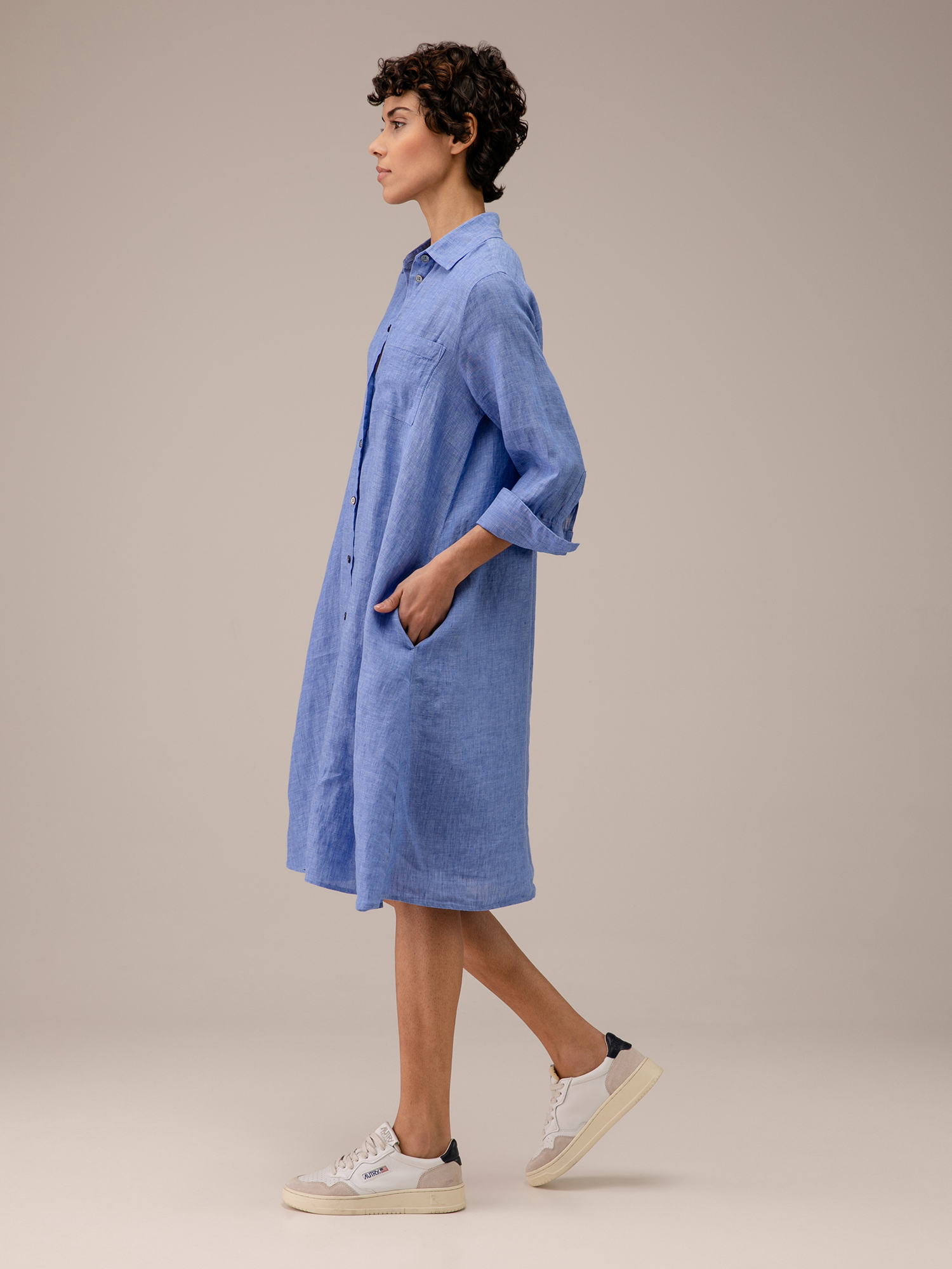 Detailansicht von Midi-Blusenkleid aus Leinen von ROBERT FRIEDMAN