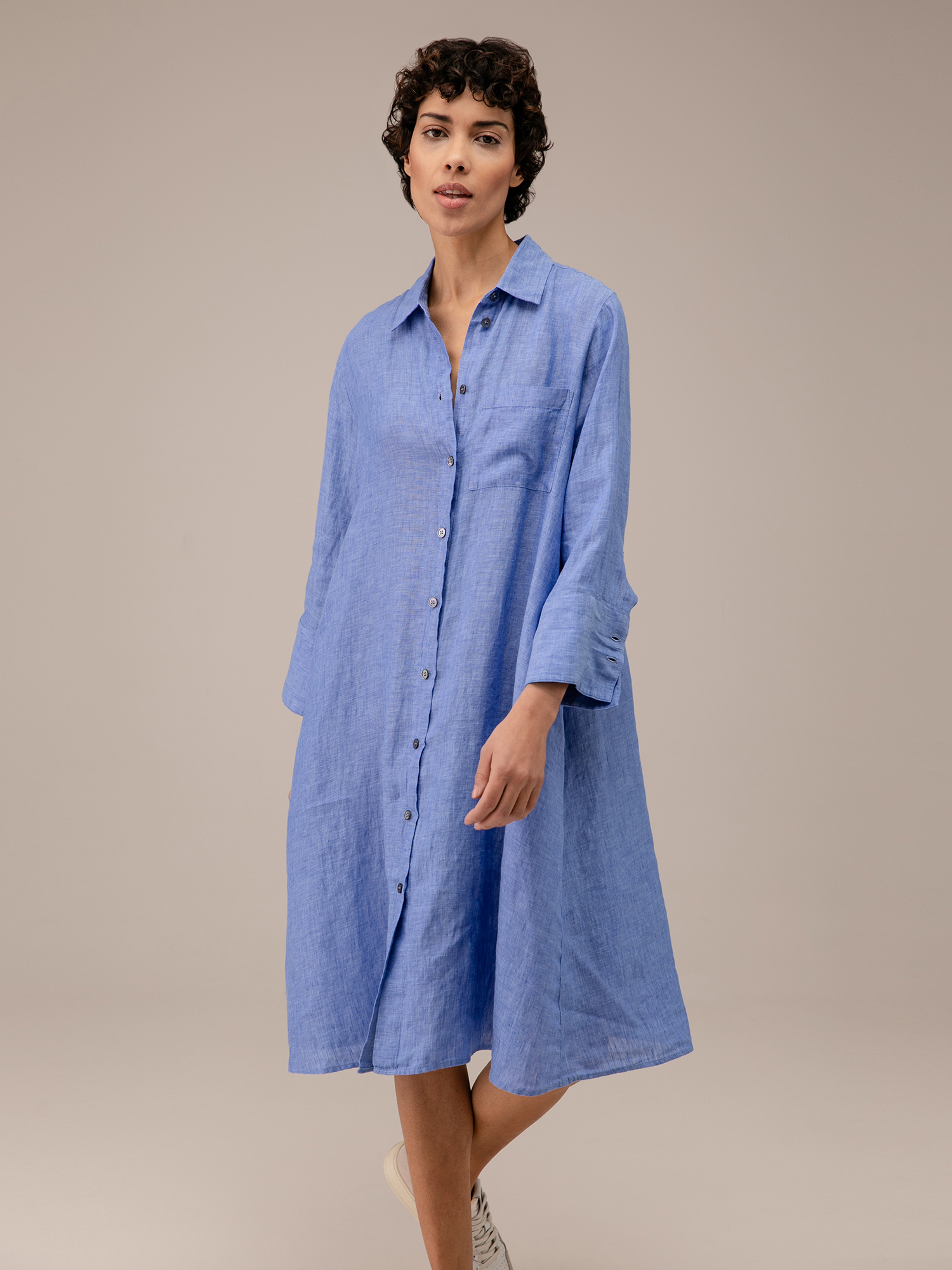 Detailansicht von Midi-Blusenkleid aus Leinen von ROBERT FRIEDMAN