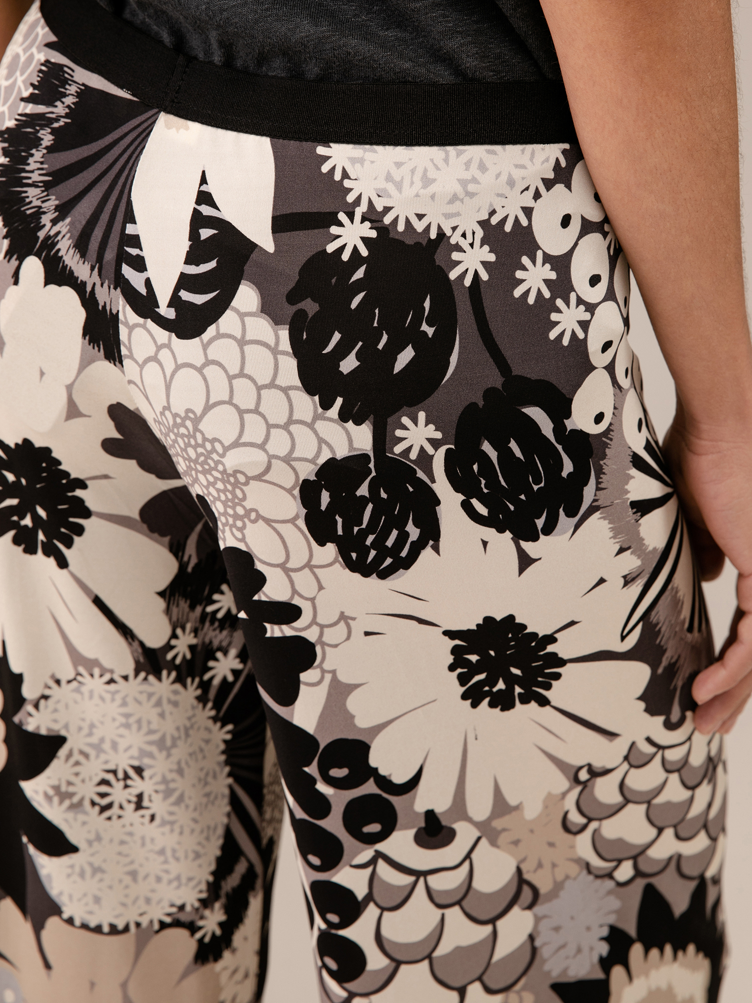 Detailansicht von Gemusterte Hose von SIYU