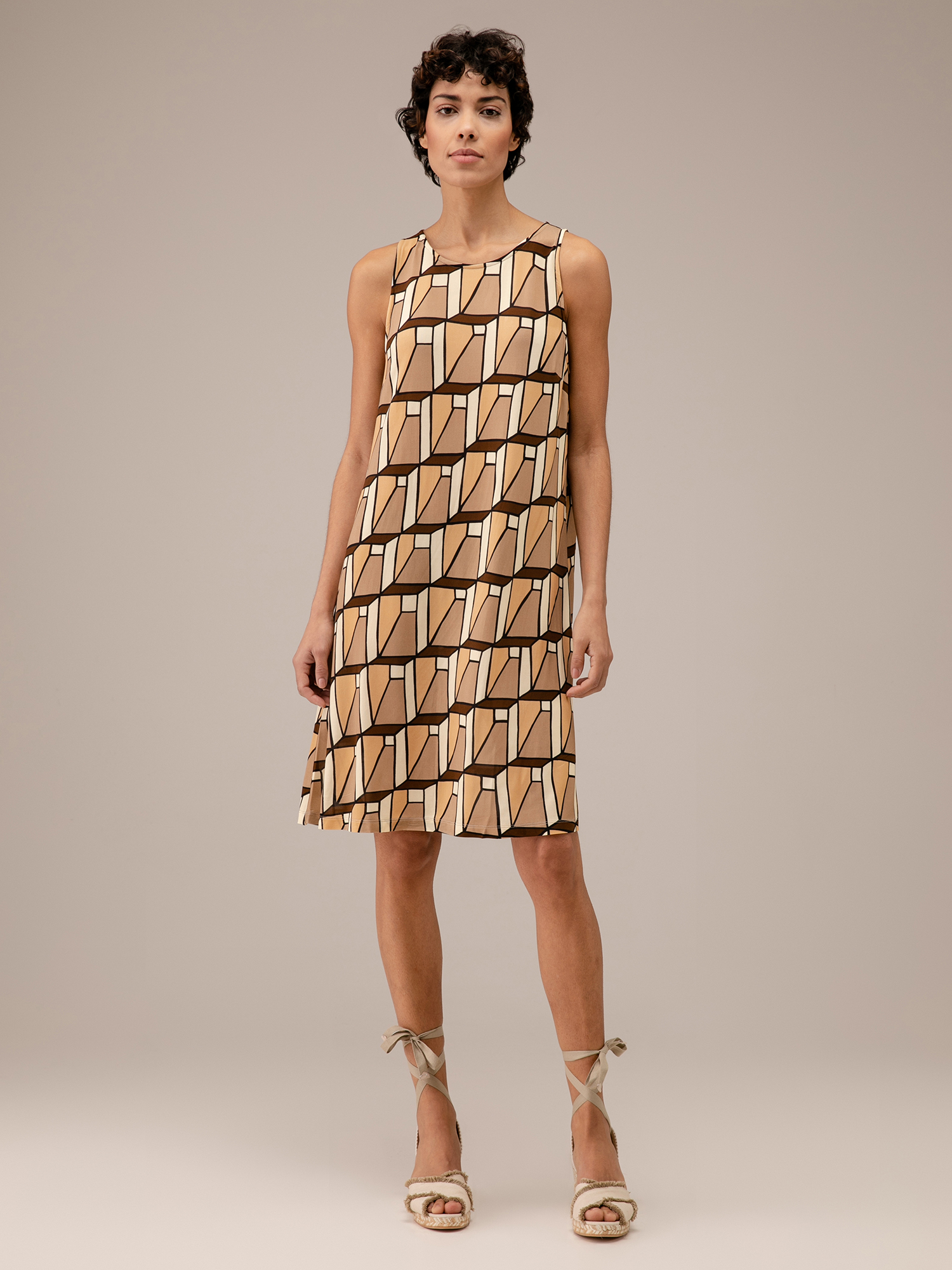 Detailansicht von Kurzes Kleid von SIYU