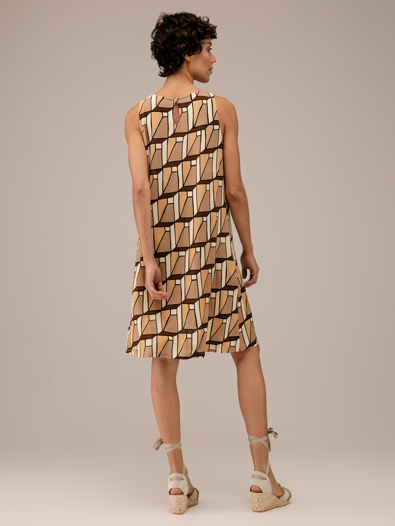 Detailansicht von Kurzes Kleid von SIYU