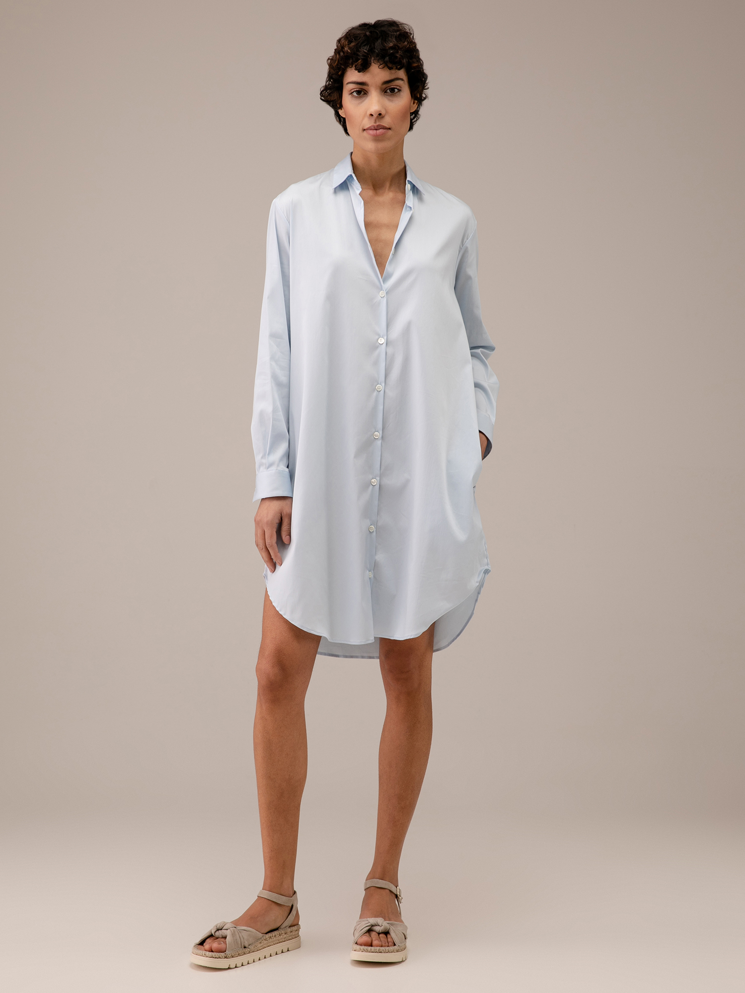 Detailansicht von Kurzes Blusenkleid aus Baumwolle von AGLINI