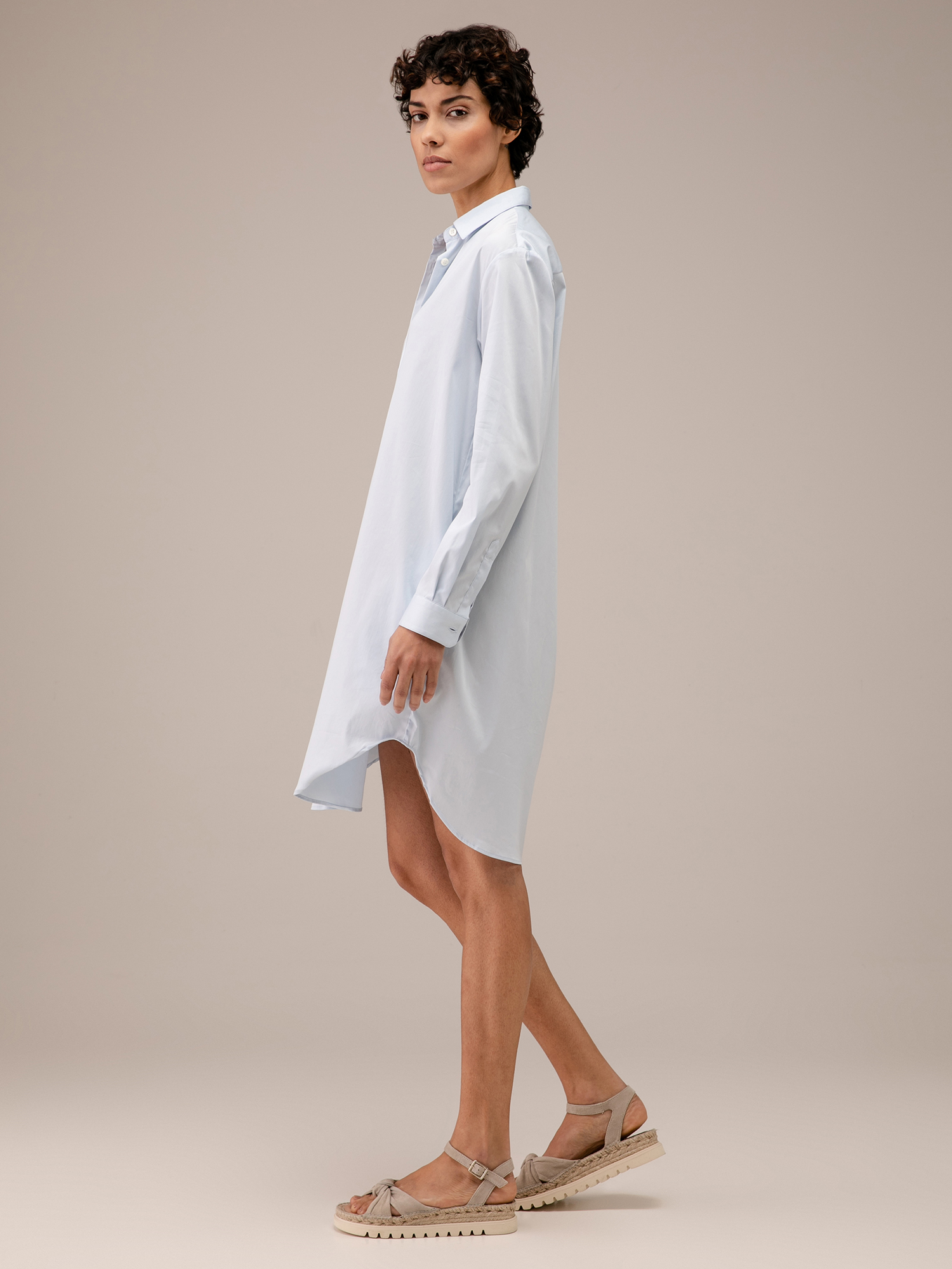 Detailansicht von Kurzes Blusenkleid aus Baumwolle von AGLINI