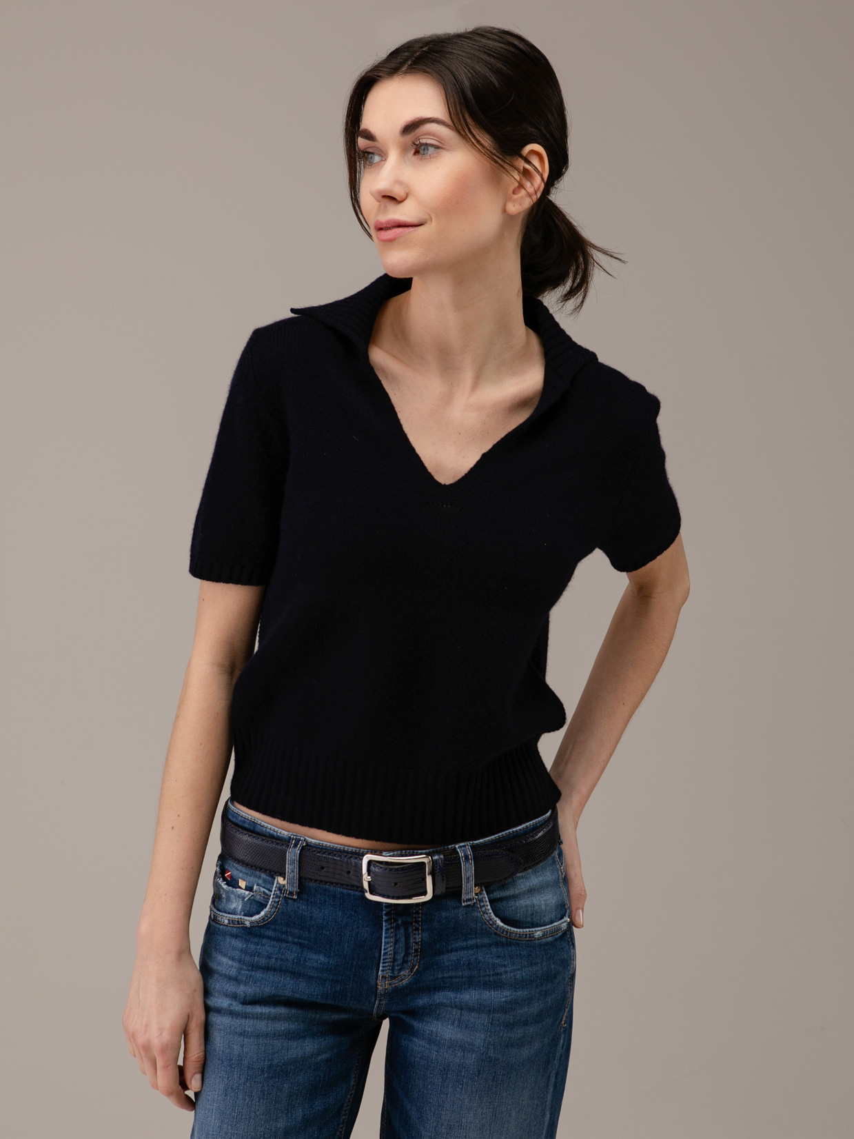 Detailansicht von Kurzarm-Pullover aus Schurwolle von ALLUDE