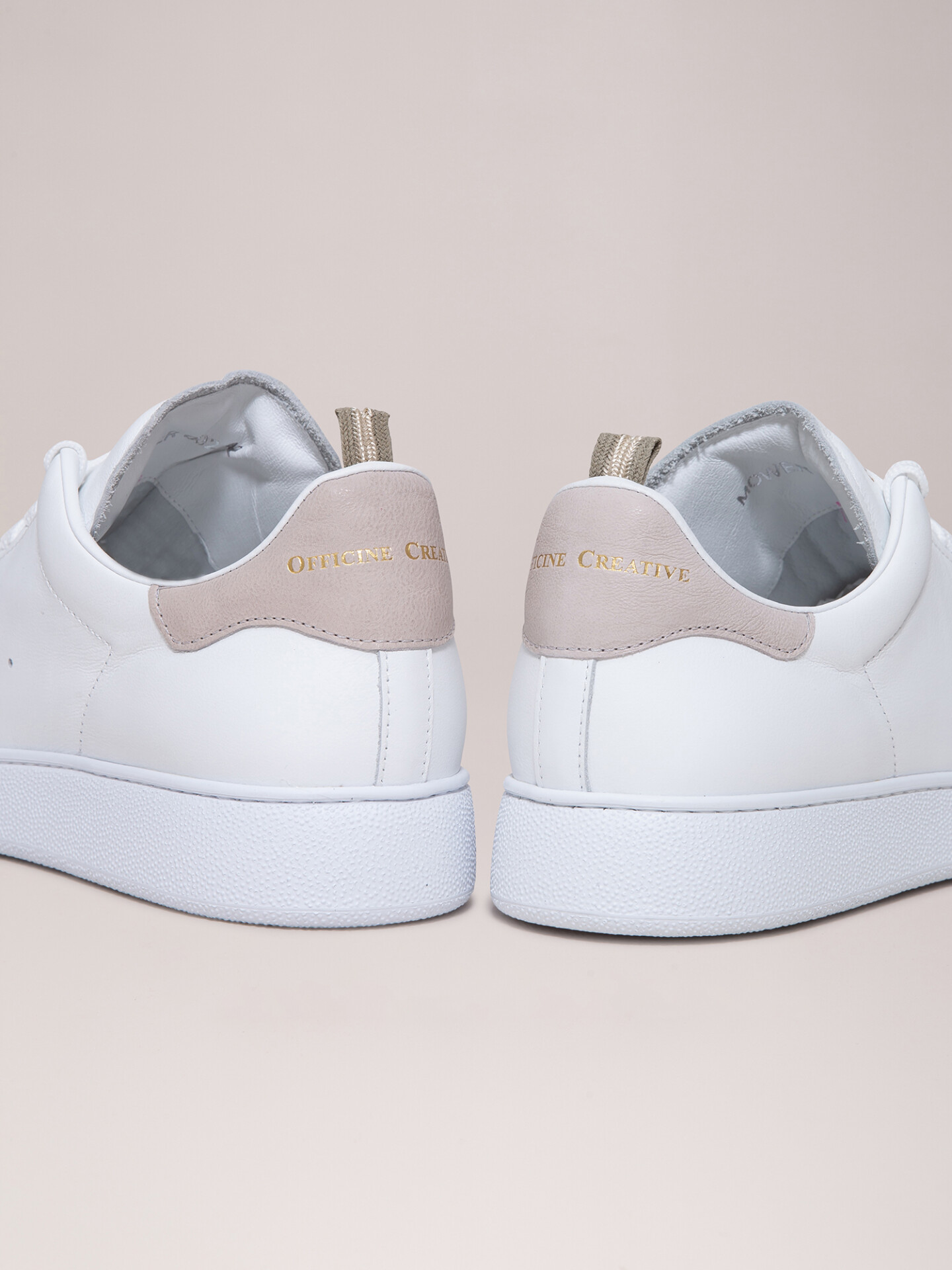 Detailansicht von Sneaker aus Leder von OFFICINE CREATIVE