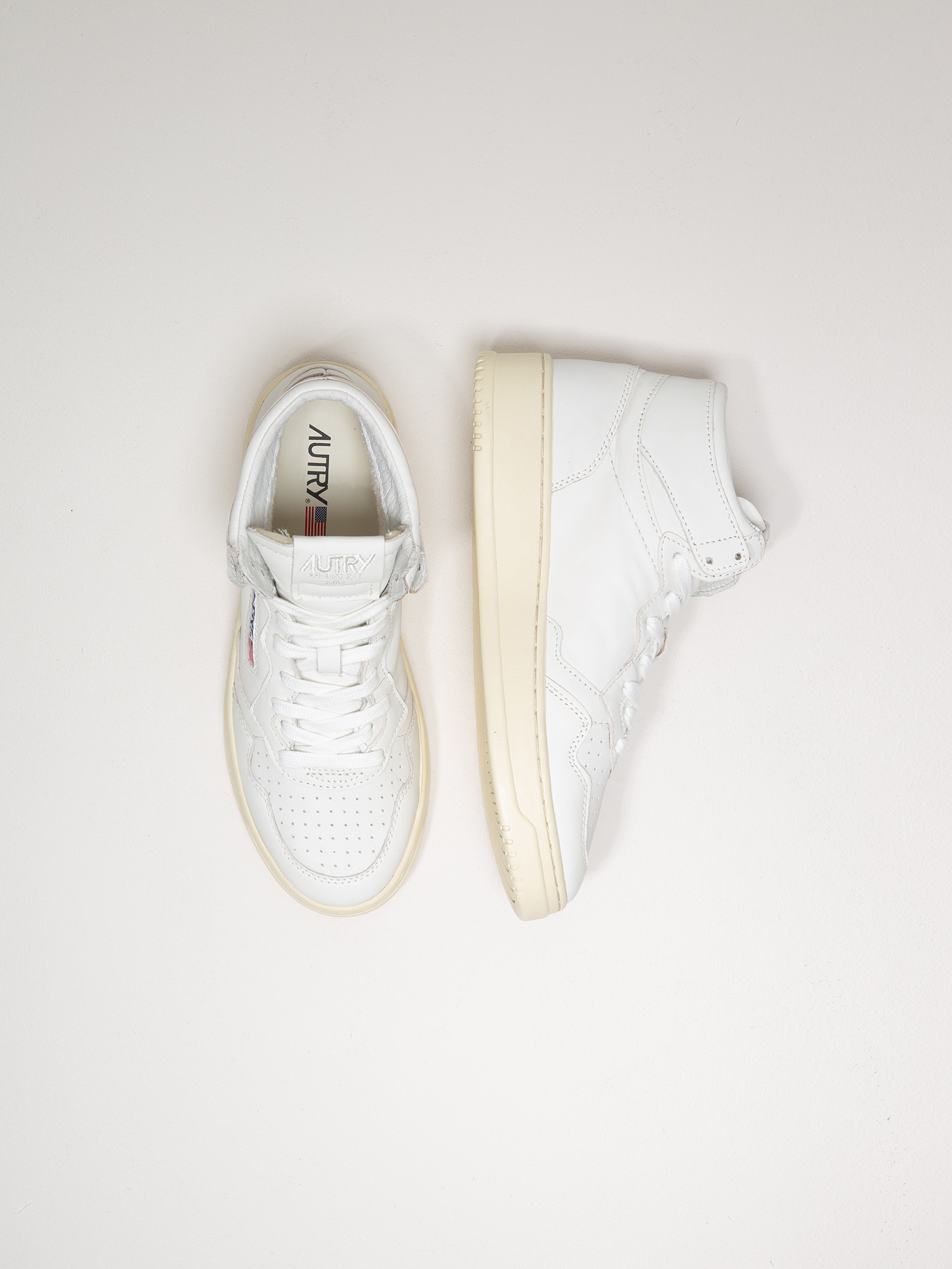 Detailansicht von Hoher Sneaker aus Leder von AUTRY