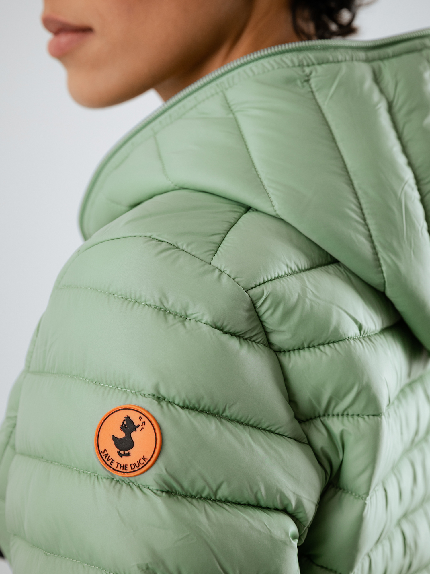 Detailansicht von Taillierte Steppjacke von SAVE THE DUCK
