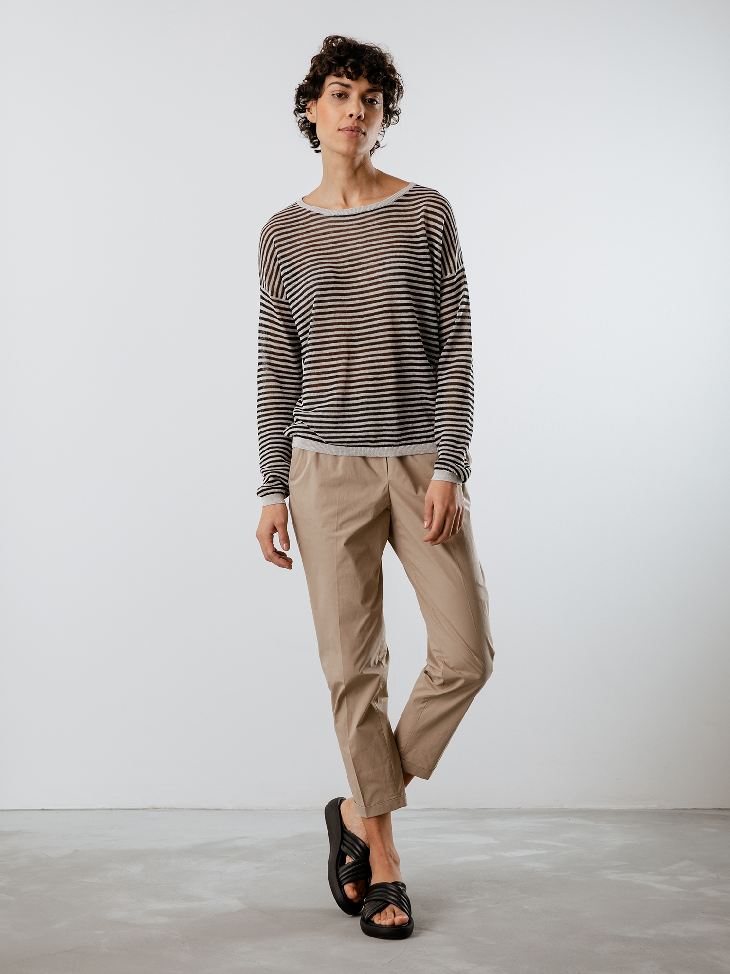 Detailansicht von Oversize Pullover aus Leinen von DANIELS