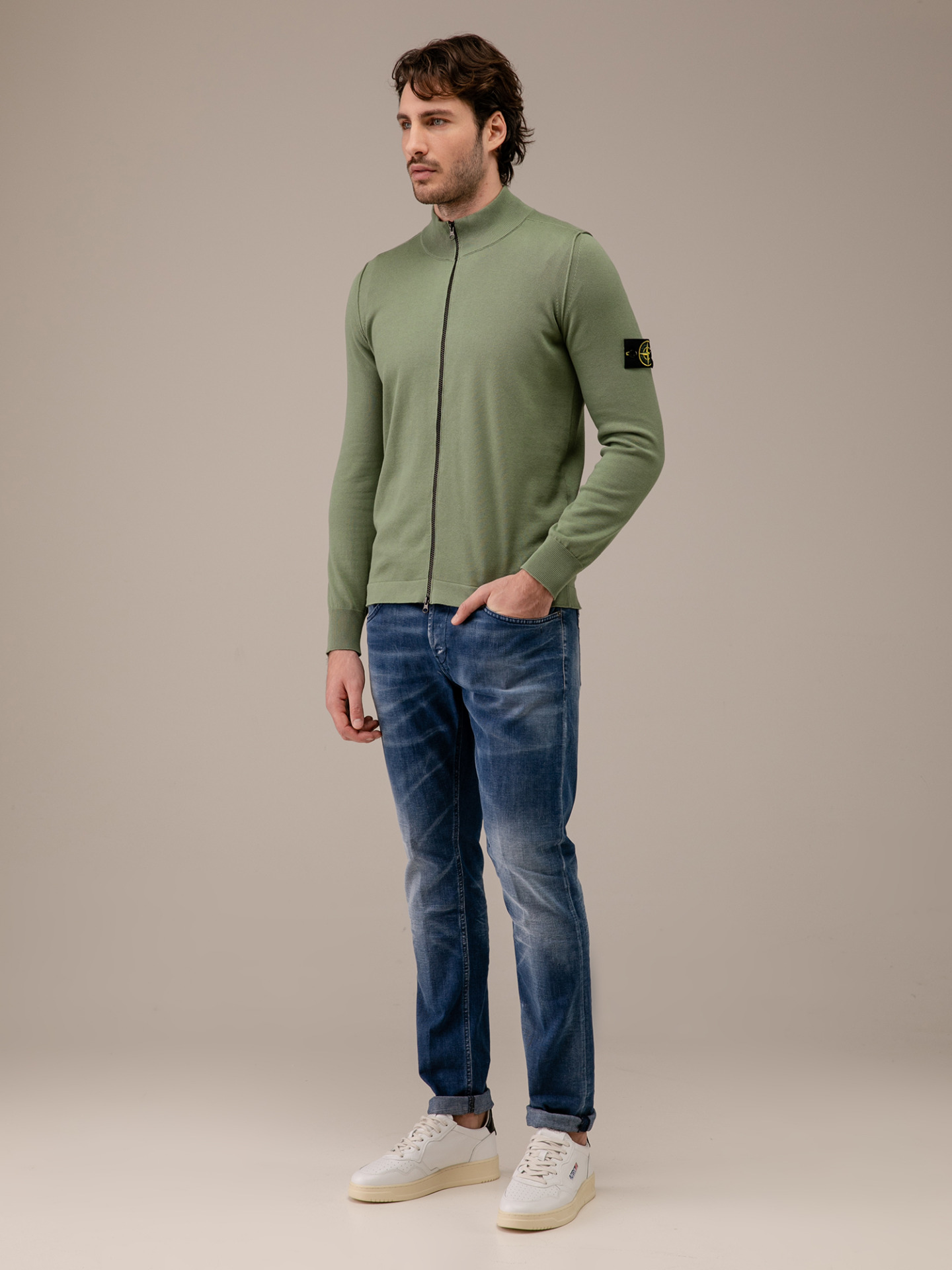 Detailansicht von Strickjacke aus Baumwolle von STONE ISLAND